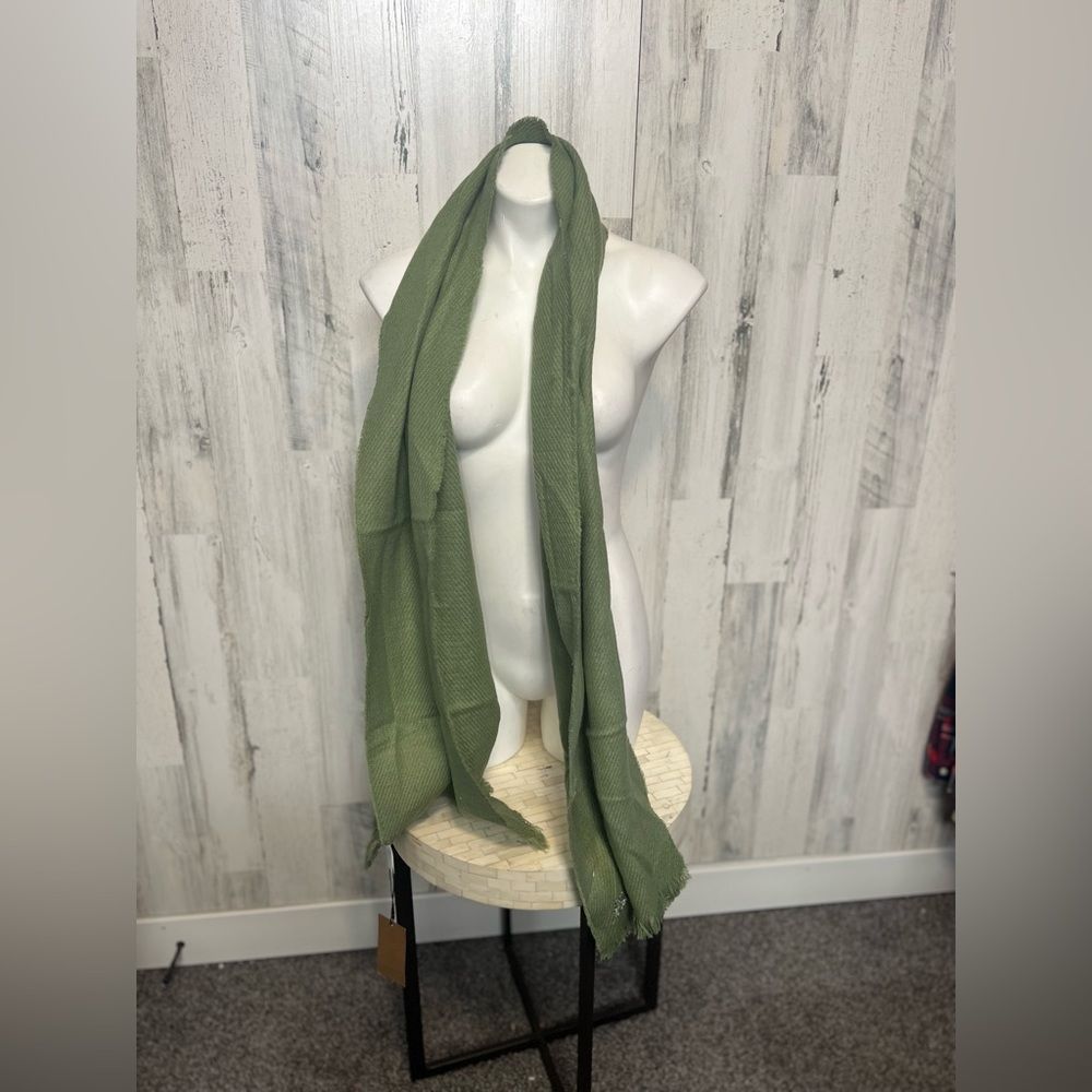 Steve Madden Steve Madden Olive Green Oversized Fringe Scarf – Soft Acryl Size ONE SIZE - 1 Thumbnail