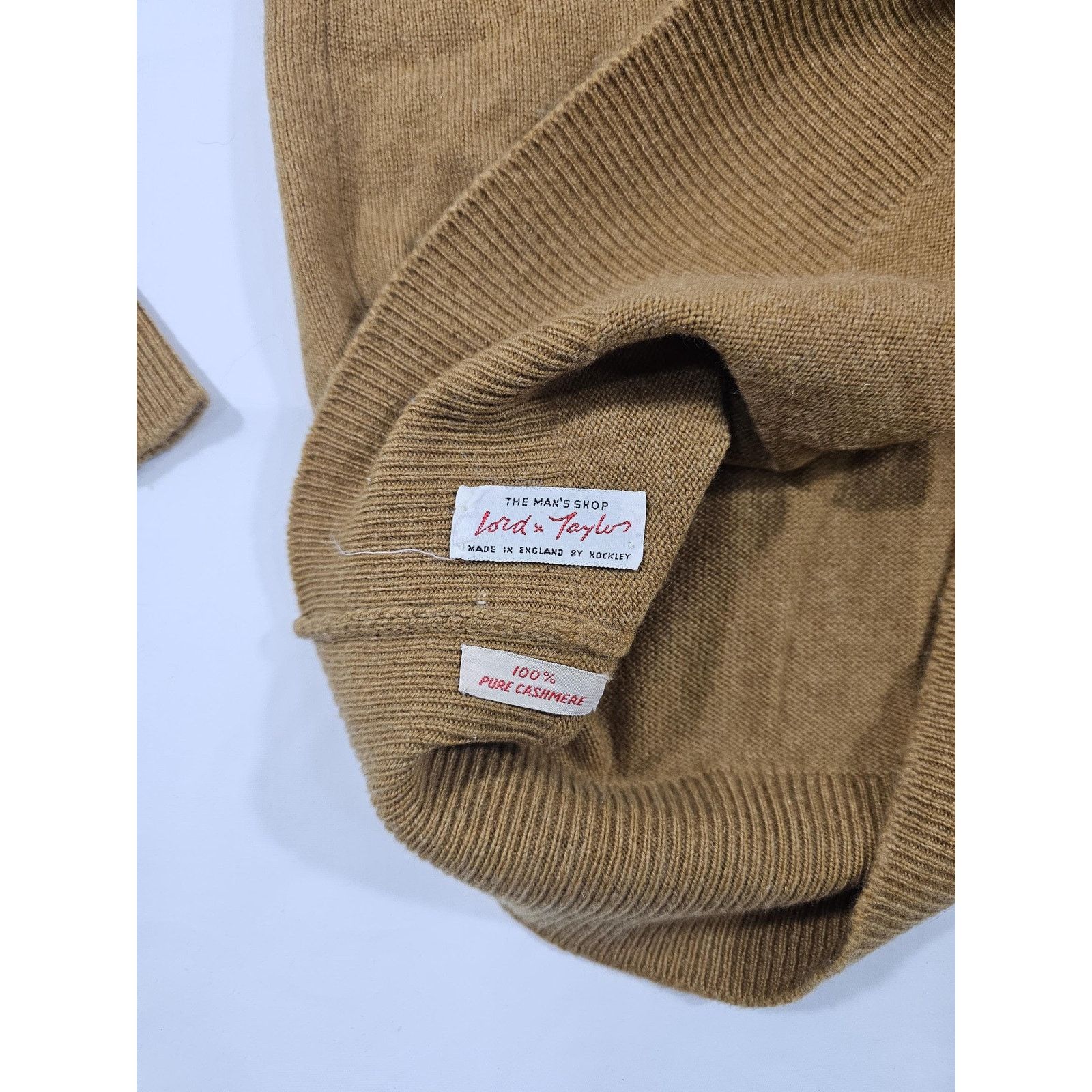 Lord & Taylor Lord And Taylor Cashmere Turtleneck Sweater, Made England 40 Size US L / EU 52-54 / 3 - 3 Thumbnail