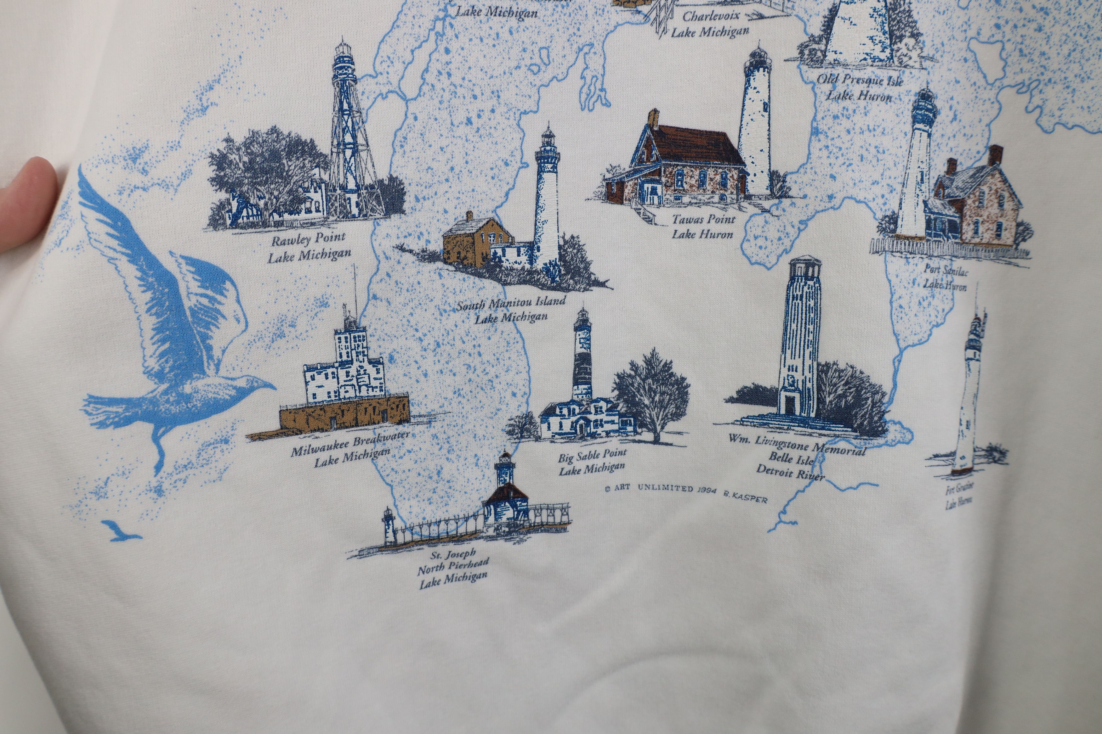 Vintage Vintage 90s Streetwear Lighthouse of the Lakes Sweatshirt Size US L / EU 52-54 / 3 - 8 Thumbnail