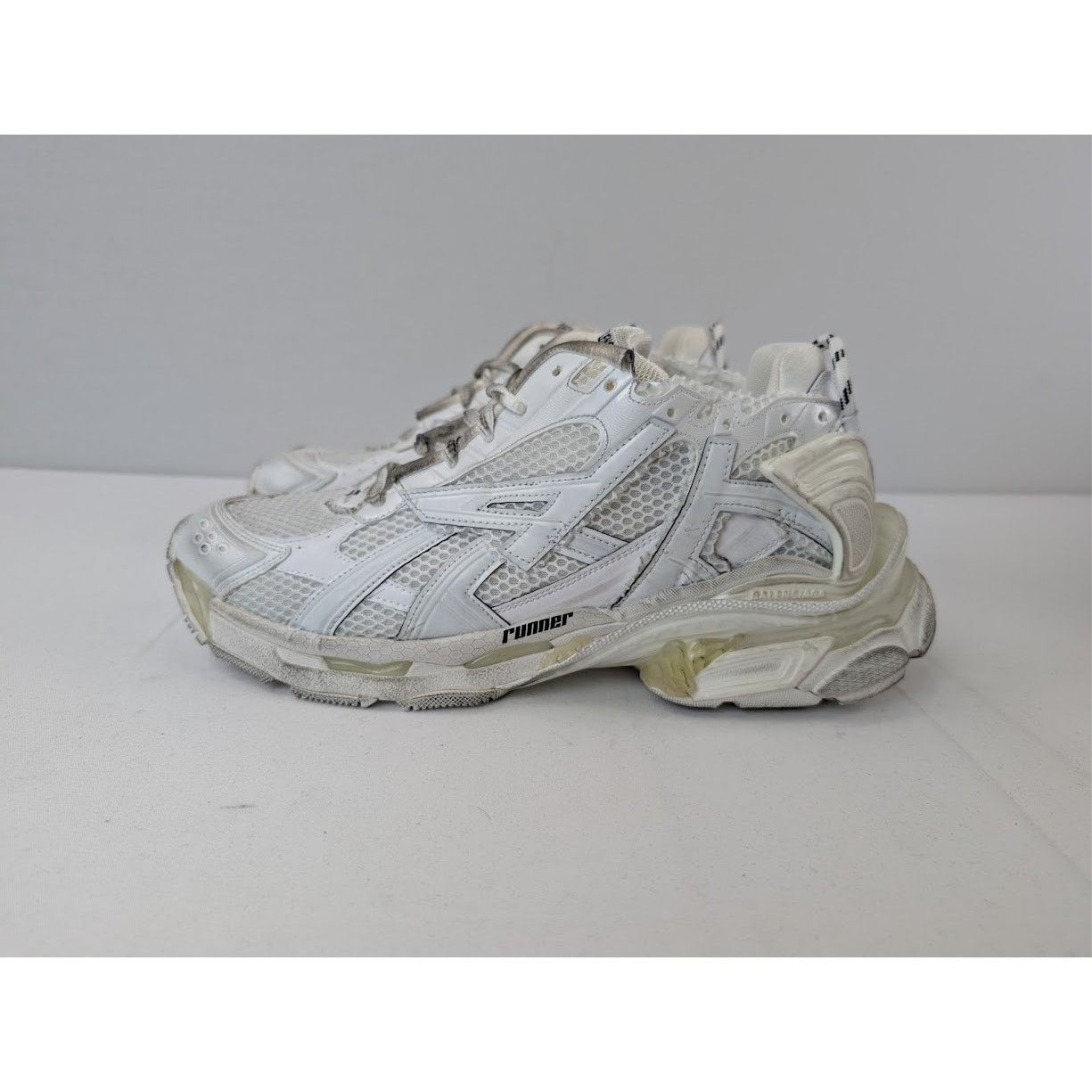 Balenciaga o1rshd1 Monocolor Runners in White Size US 11 / EU 44 - 11 Thumbnail