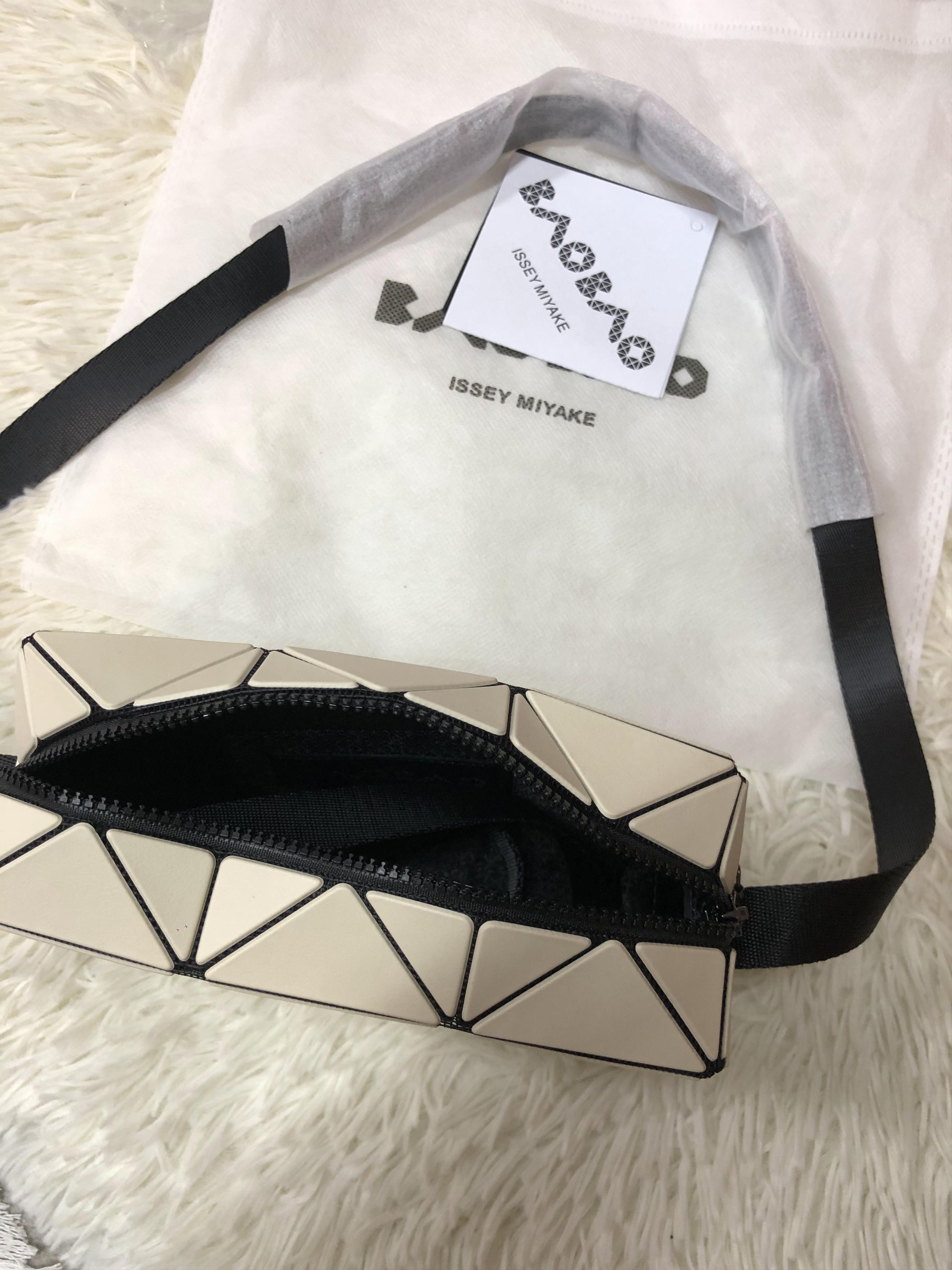 Issey Miyake ISSEY MIYAKE Cuboid Geo Zip Crossbody Bag Size ONE SIZE - 3 Thumbnail