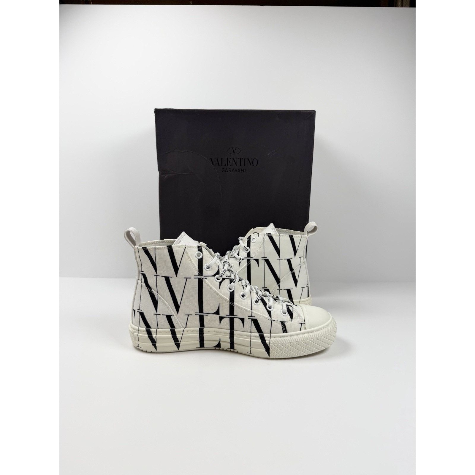 Valentino Size 40EU/7US - Valentino VLTN High Top White Sneakers Size US 7 / EU 40 - 5 Thumbnail
