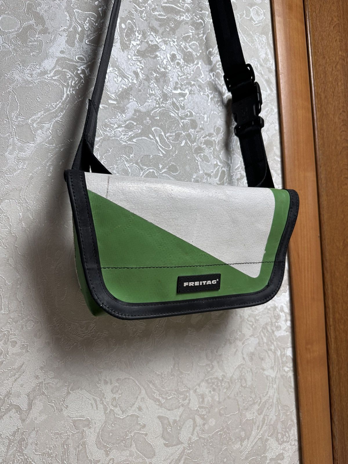 Freitag × Streetwear × Vintage Freitag F40 Jamie – Upcycled Messenger Bag – Unique Design Size ONE SIZE - 2 Thumbnail