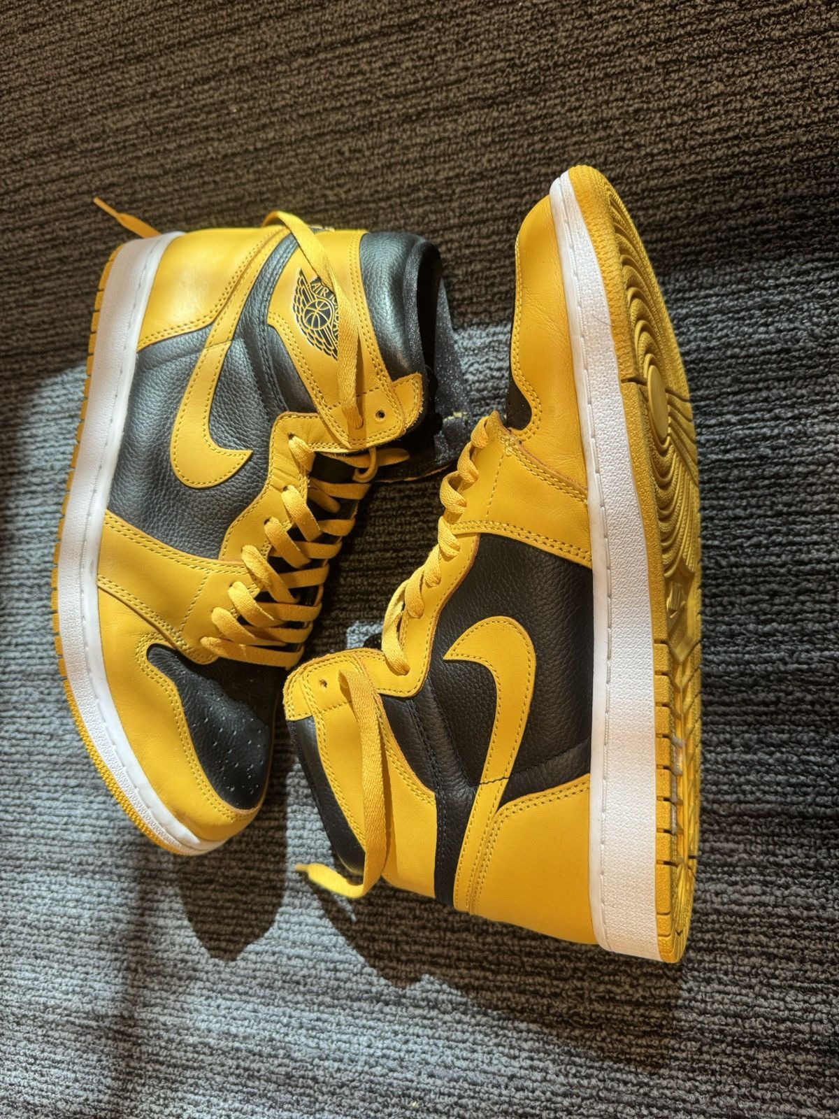 Nike Air Jordan High Retro Size US 11 / EU 44 - 3 Thumbnail