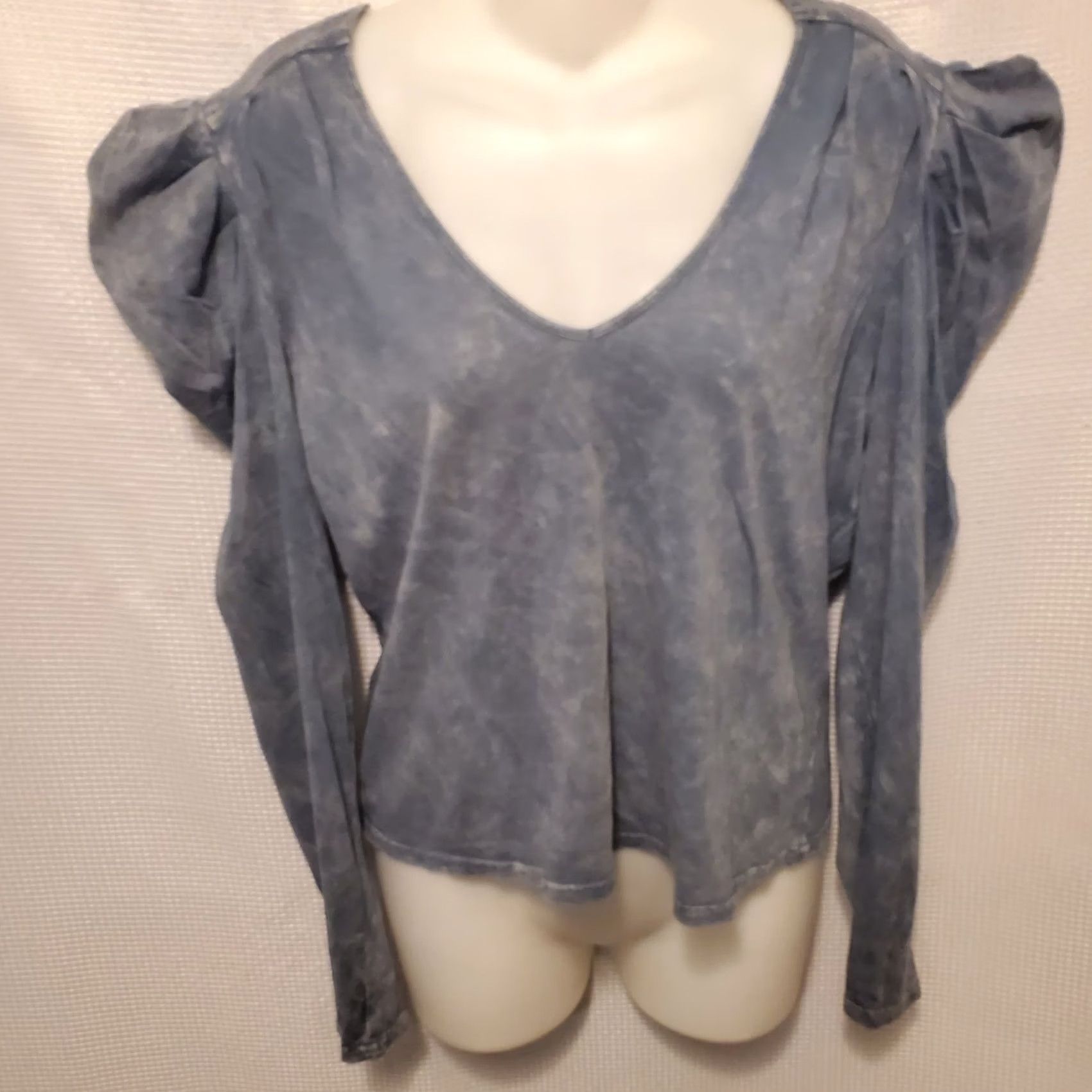 7 For All Mankind 7 For All Mankind V-Neck Top Blue Sz M Long Sleeve Puff Shoulder Mineral Wash Size M / US 6-8 / IT 42-44 - 3 Thumbnail