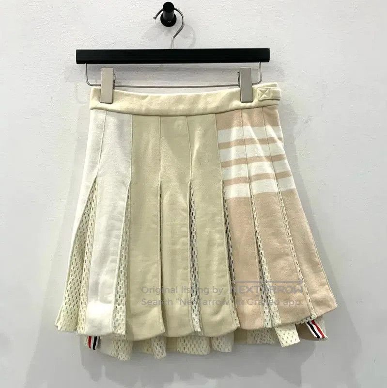 Thom Browne Thom Browne Women's Beige Cotton Shorts . Size 23" - 3 Thumbnail