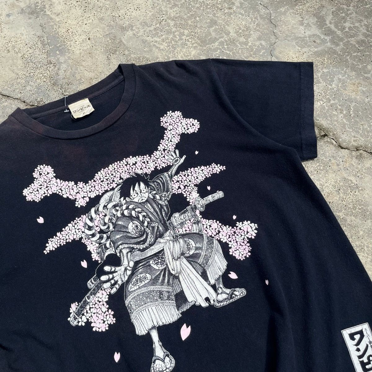 One Piece Vintage Y2K One Piece Anime Luffy Nice Graphic Design Size US M / EU 48-50 / 2 - 2 Thumbnail