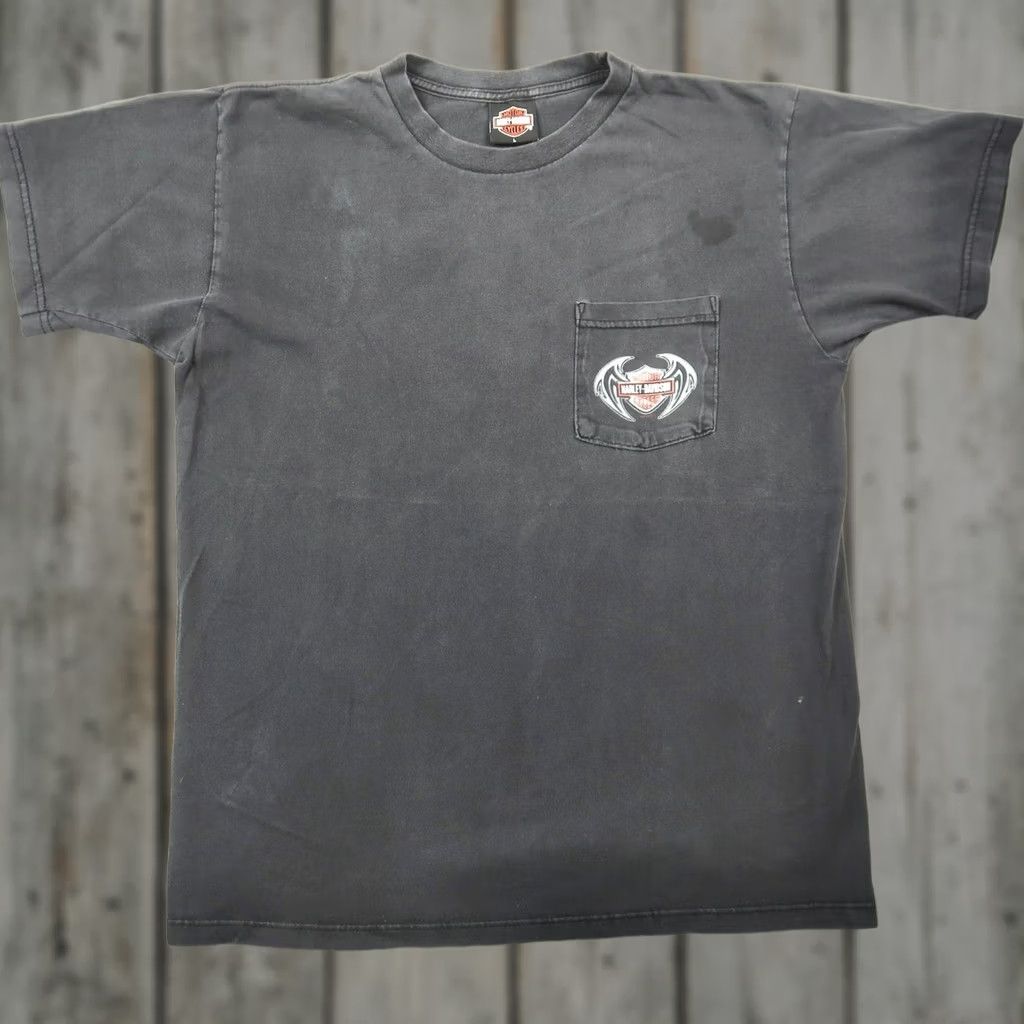 Harley Davidson VINTAGE Harley-Davidson Black Tribal Wing Pocket T-Shirt Large Mens 2000s Faded Size US L / EU 52-54 / 3 - 1 Thumbnail