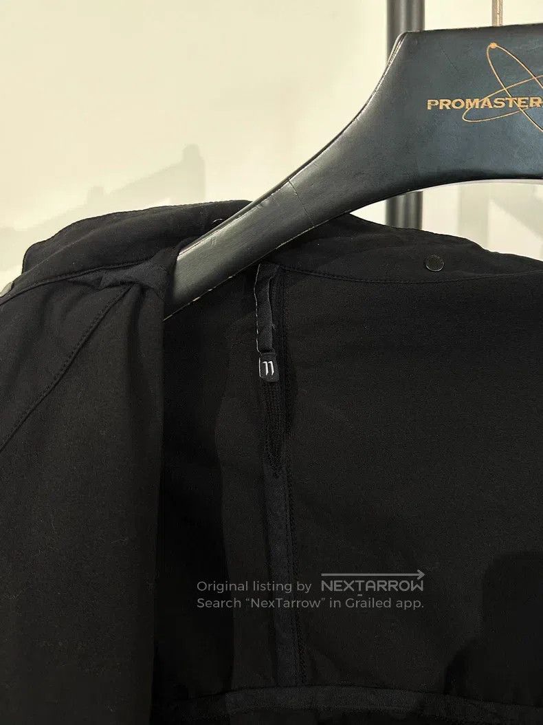 Boris Bidjan Saberi Boris Bidjan Saberi Mid-length printed windbreaker jacket Size US S / EU 44-46 / 1 - 7 Thumbnail
