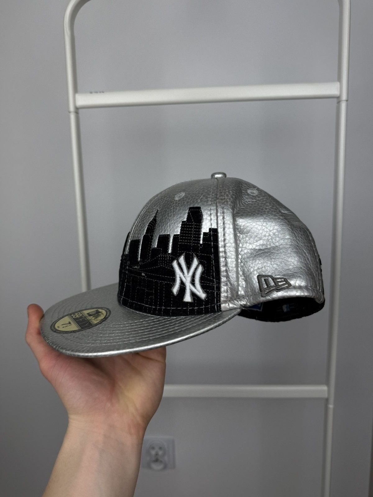 New Era Cap city lakers corduroy fitted 7 1/2 Size ONE SIZE - 1 Thumbnail