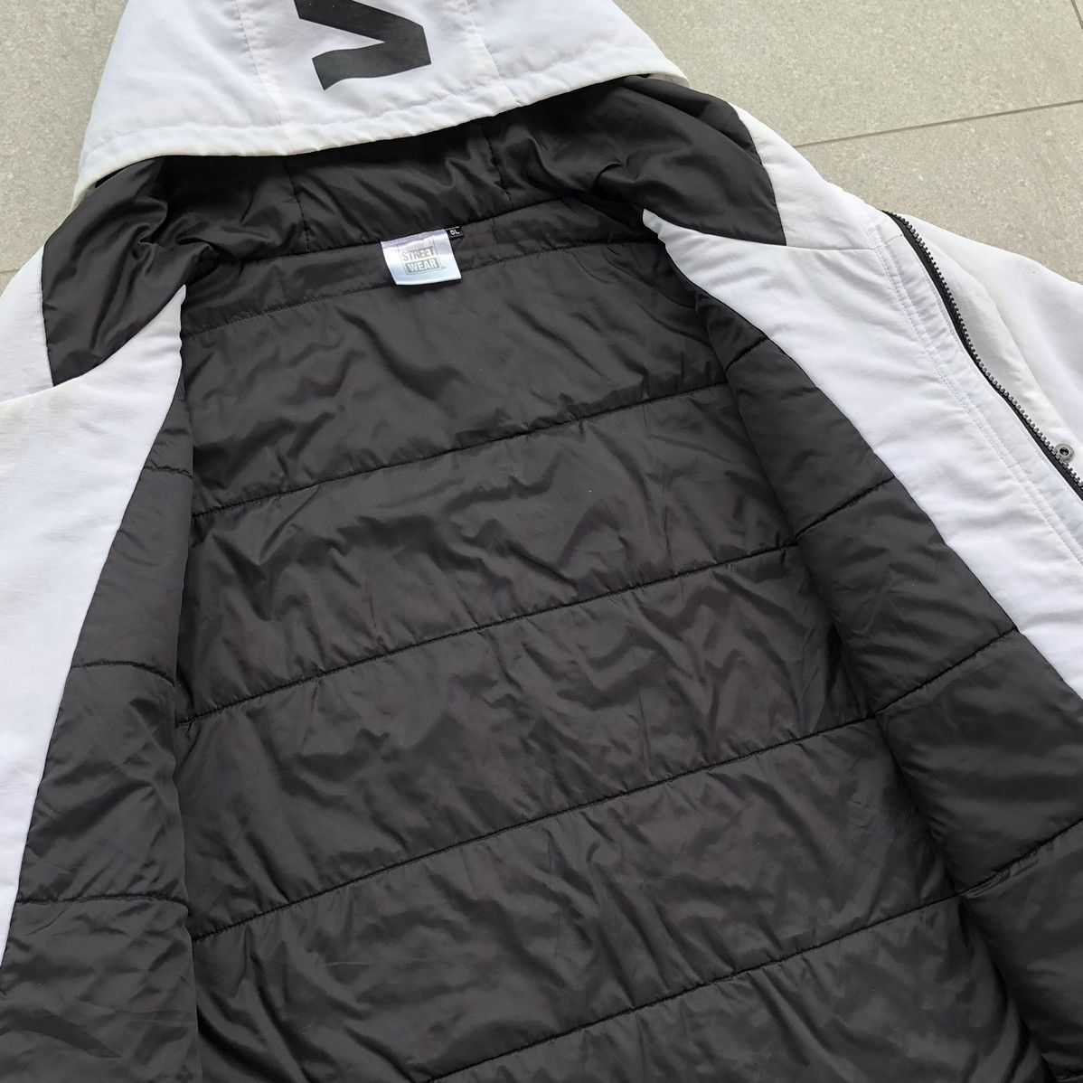 Vision Streetwear Vision Street Wear White Black Light Puffer Hoodie Jacket Size US XXL / EU 58 / 5 - 9 Thumbnail