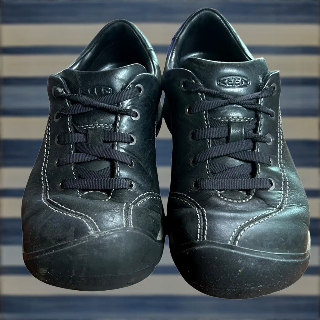 KEEN KEEN Presidio Women's Casual Leather Low Top Walking Shoes Black 8 Flat Heel Comfort Breathable Arch Support Sneakers Size M / US 6-8 / IT 42-44 - 1 Thumbnail