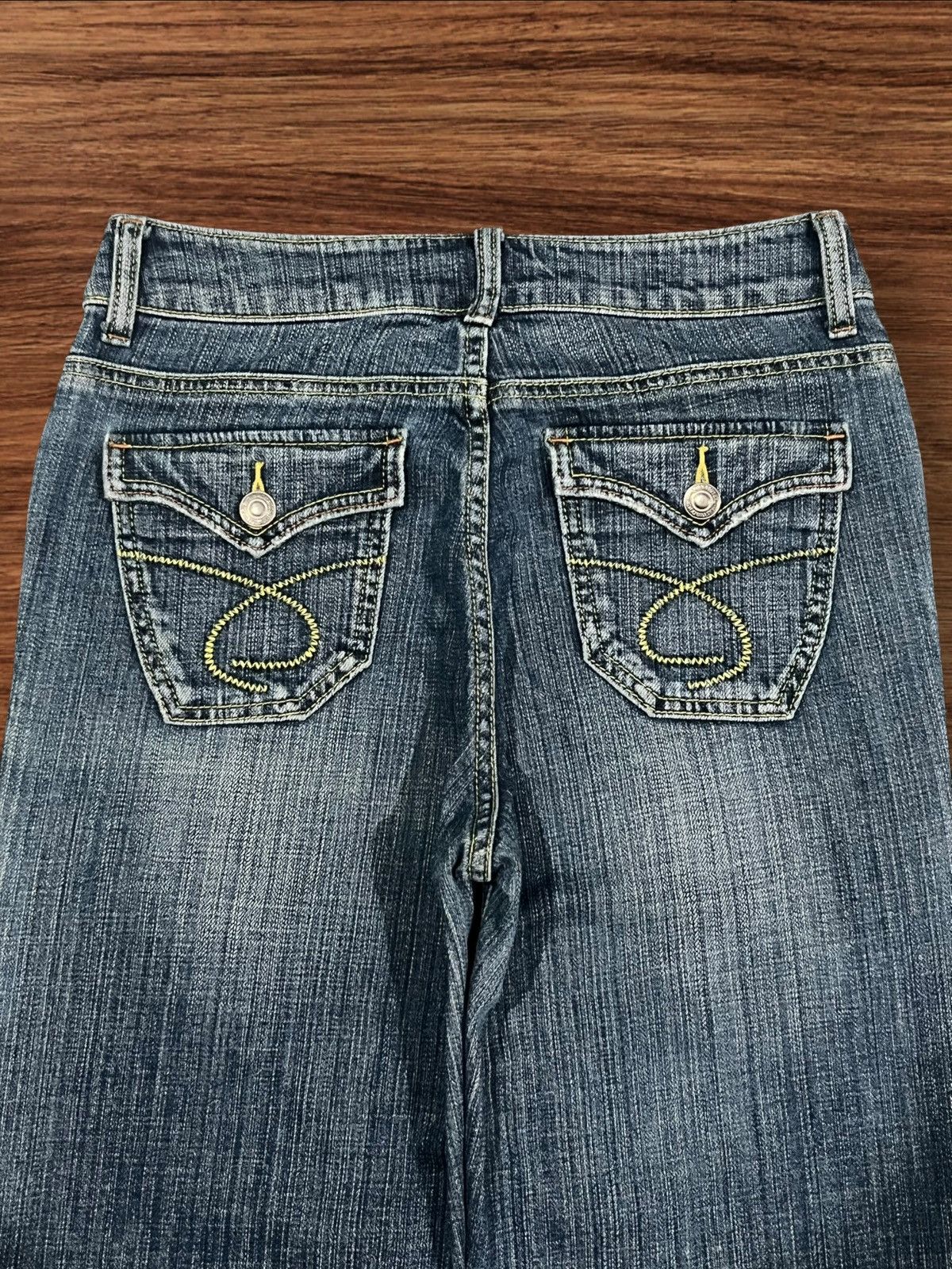 Japanese Brand Vintage Japanese Brand Blue Washed Distressed Flare Jeans Size 27" / US 4 / IT 40 - 6 Thumbnail
