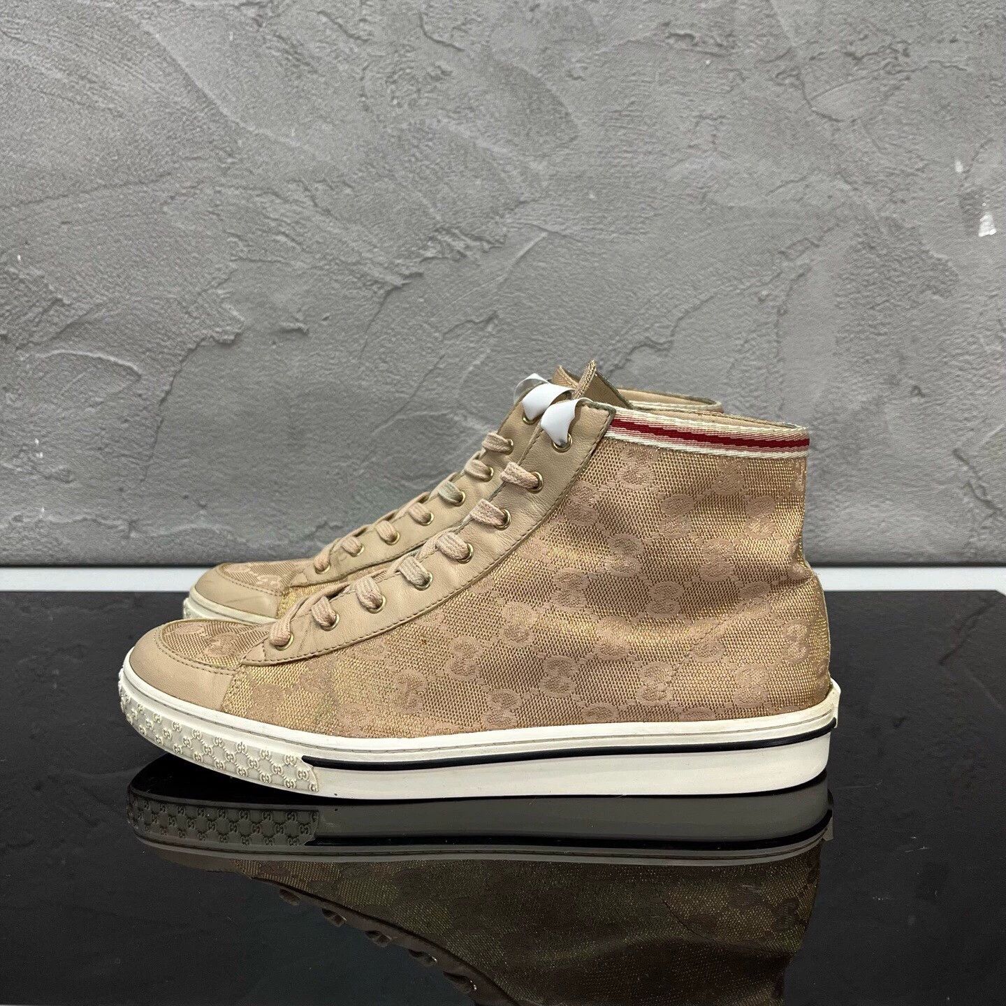 Gucci GUCCI Monogram High-Top Sneakers - Size 38 - 98% New Size US 7 / IT 37 - 3 Thumbnail