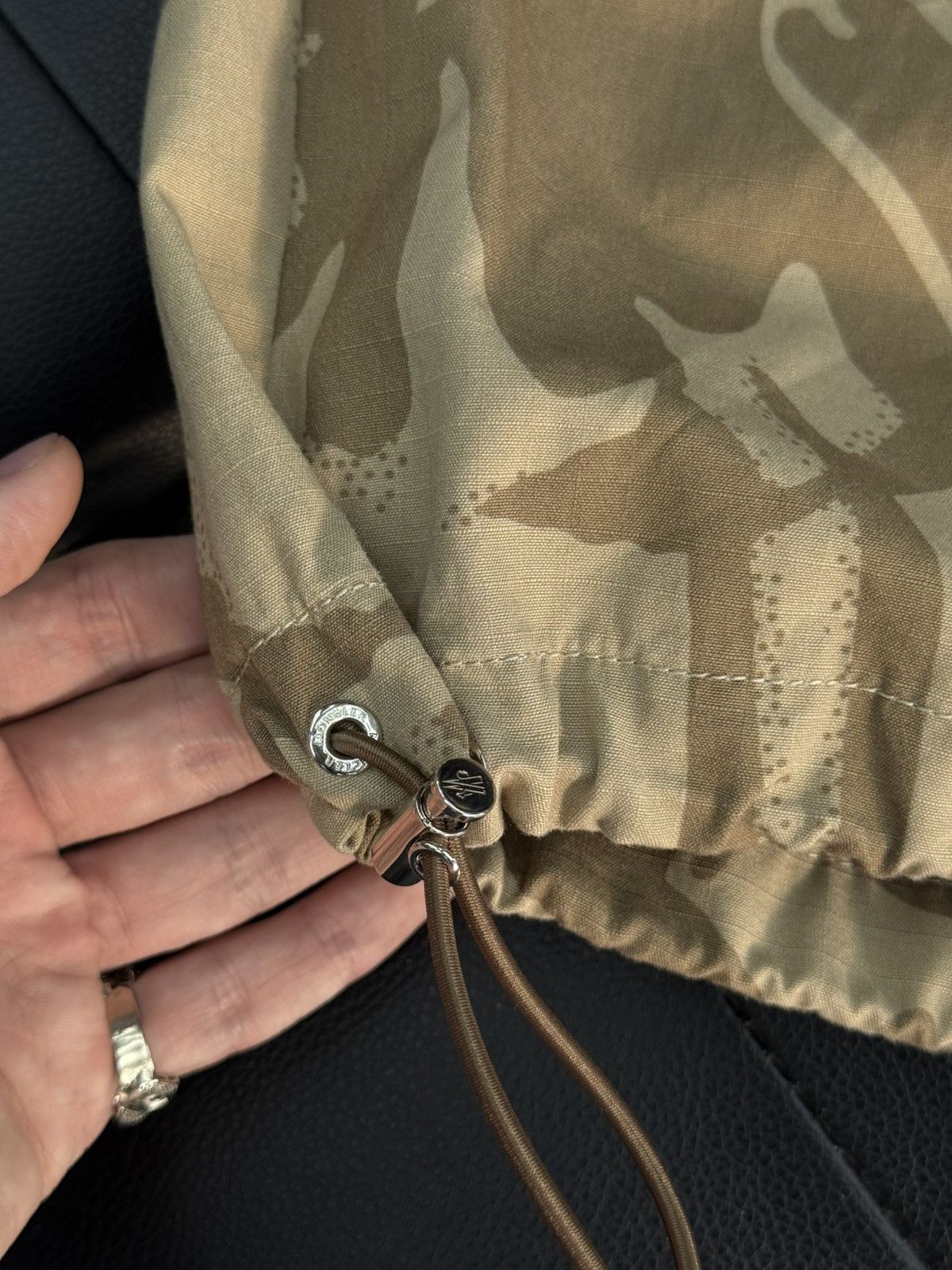 Moncler Moncler Tan Camo Shorts Size (48) 100% Authentic $500 Size US 44 / EU 60 - 5 Thumbnail