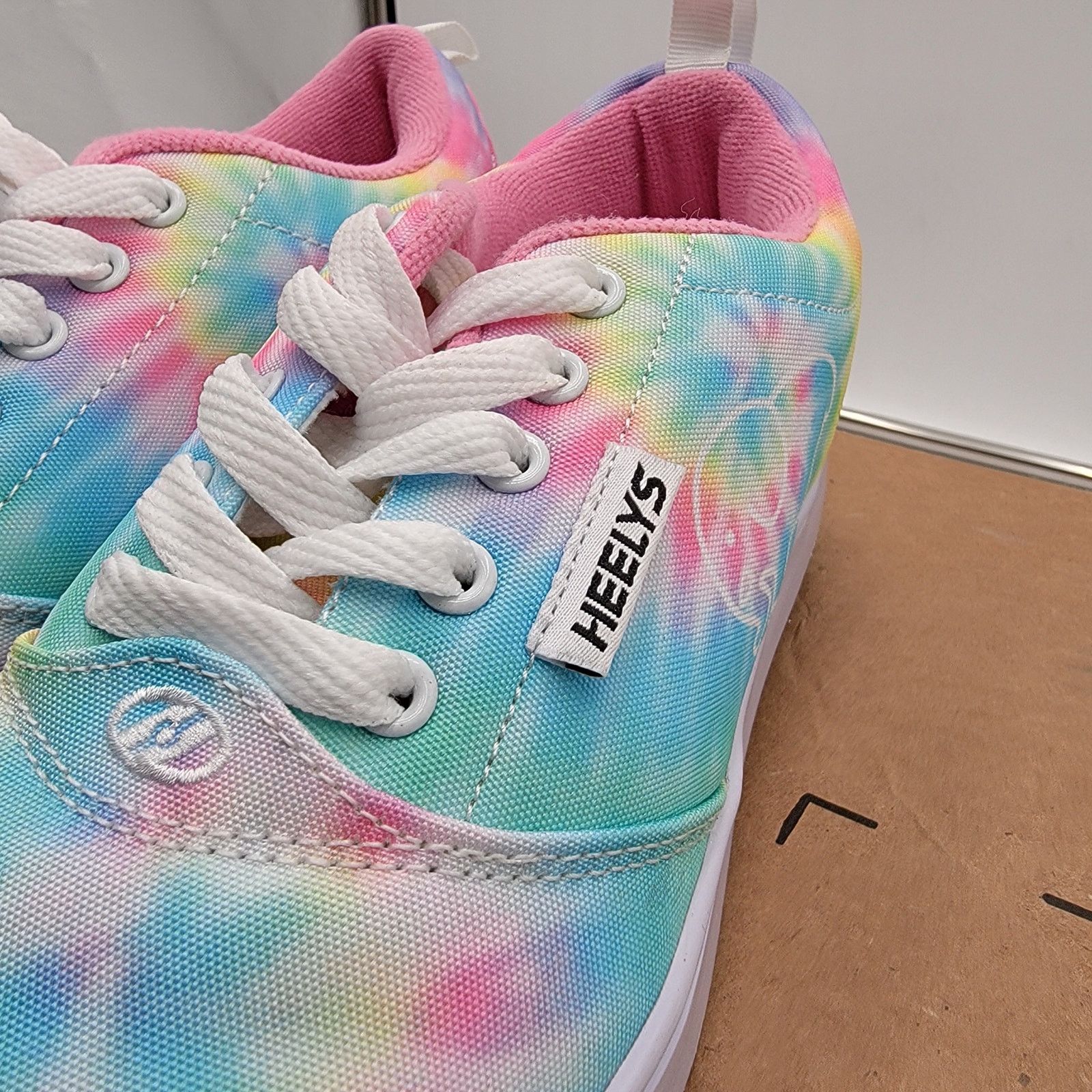 Heelys Heelys Pro 20 Ella Tie Dye Roller Shoes Size 5Y / 6W (128) Size US 6 / IT 36 - 6 Thumbnail
