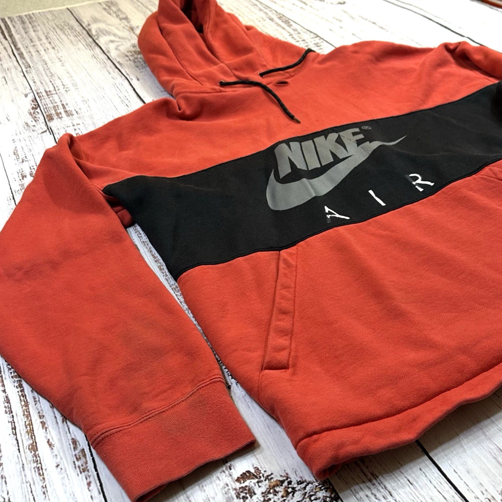 Nike Nike Air Hoodie Men XL Red and Black Logo Swoosh Graphic Pullover Sweatshirt All Seasons Size US XL / EU 56 / 4 - 6 Thumbnail