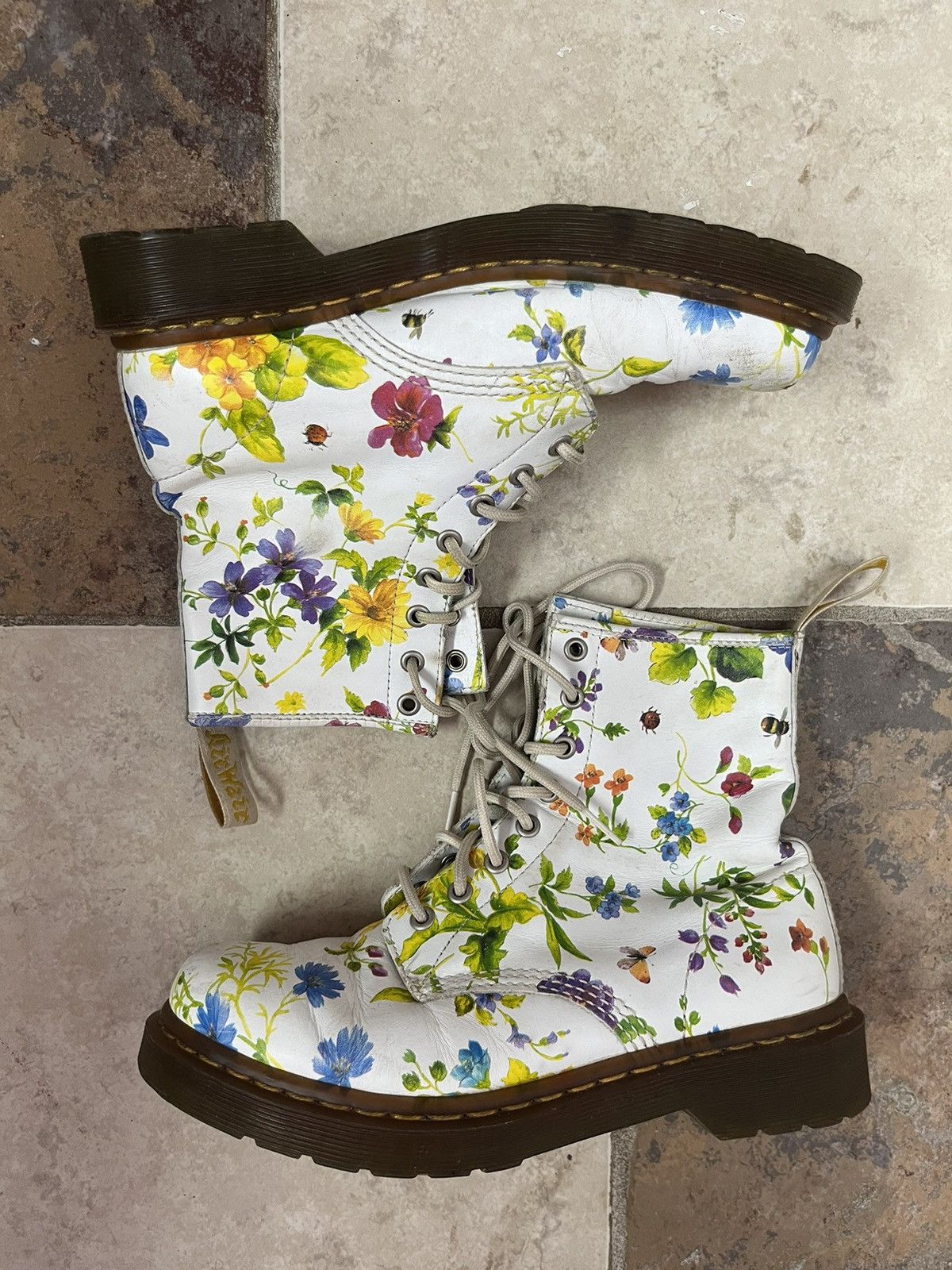 image of Floral Doc Martens / Dr Martens Shoes in White, Women's (Size 8)