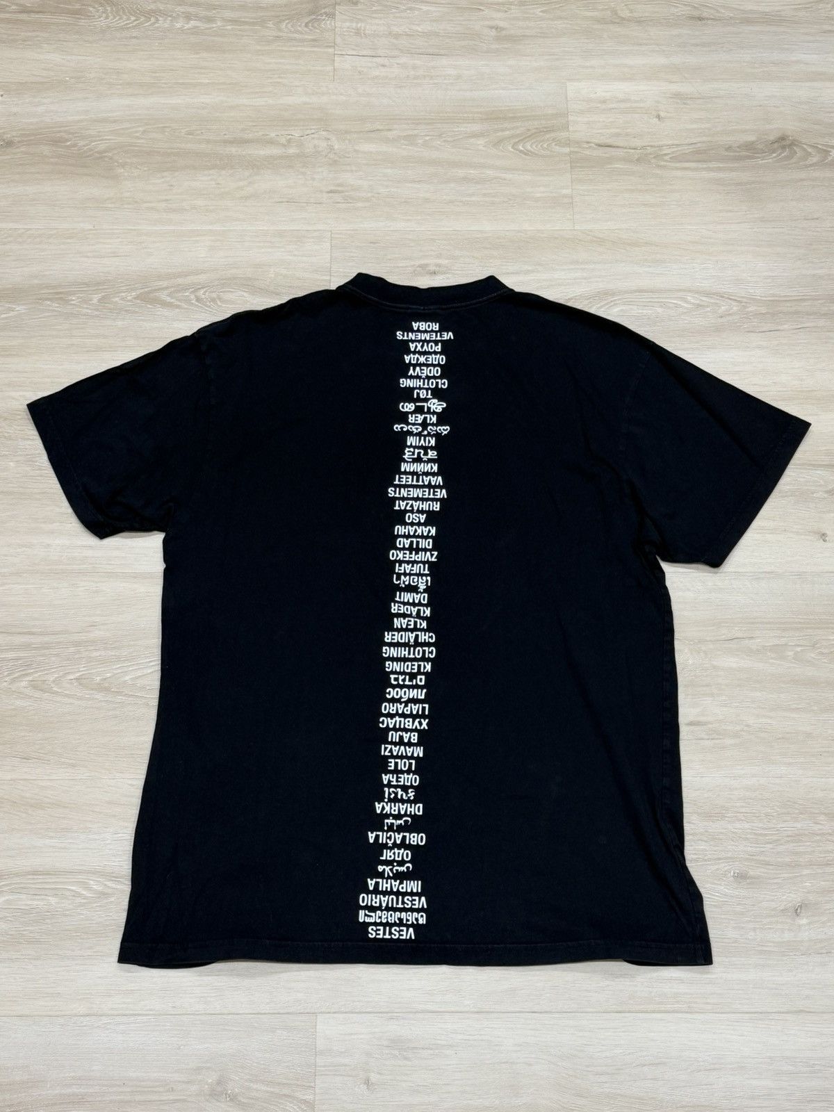 Vetements Vetements Demna Languages Tee Size US S / EU 44-46 / 1 - 14 Thumbnail