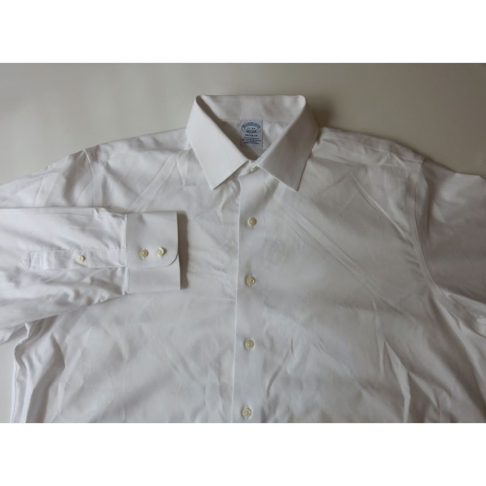 Brooks Brothers Brooks Brothers Dress Shirt Men 17-33 White Long Sleeve 17 Regular Size White Dress Shirt Mens Size 46R - 2 Thumbnail