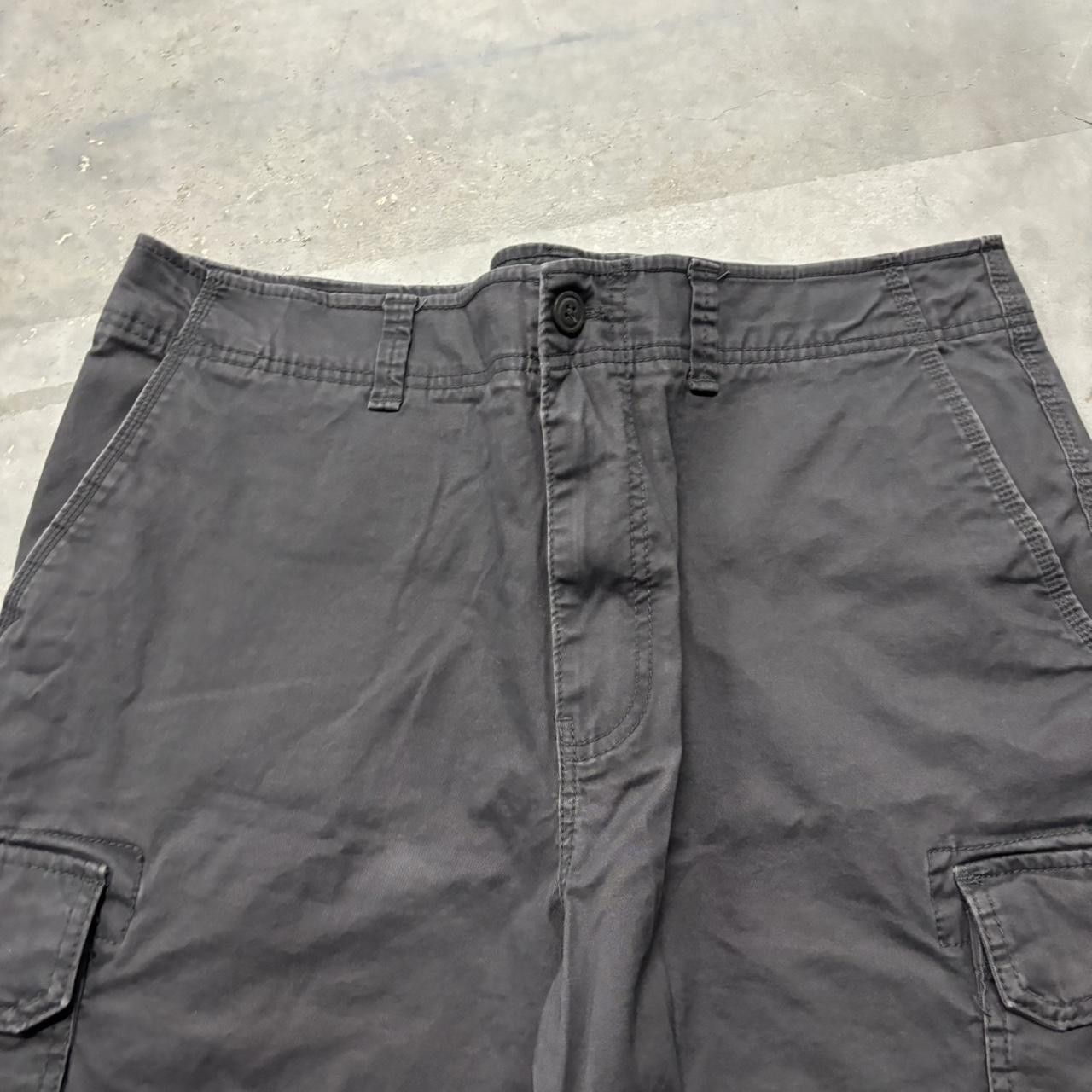 Japanese Brand × Vintage Crazy Vintage Y2K/2000s Baggy Grey Skater Style Cargo Shorts! Size US 38 / EU 54 - 2 Thumbnail