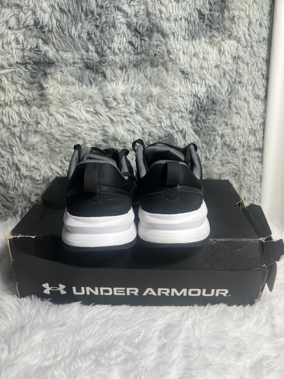Under Armour Under Armour Black and Red Athletic Shoes Size 14 Size US 9 / EU 42 - 3 Thumbnail