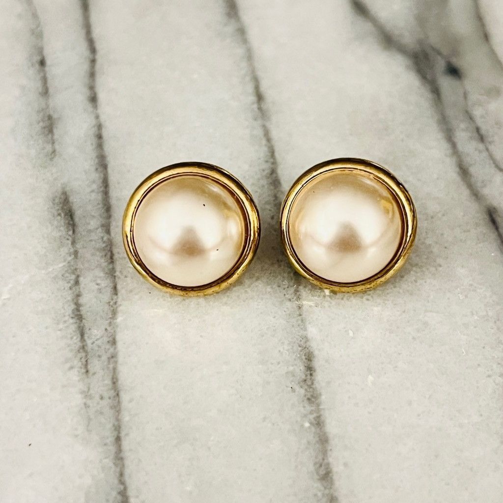 Vintage Vintage Faux Pearl English Lock Earrings Size ONE SIZE - 1 Thumbnail