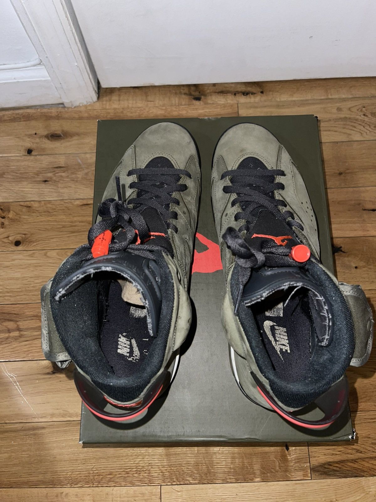 Jordan Brand × Travis Scott Jordan 6 Retro x Travis Scott Mid Olive Size US 12 / EU 45 - 5 Thumbnail