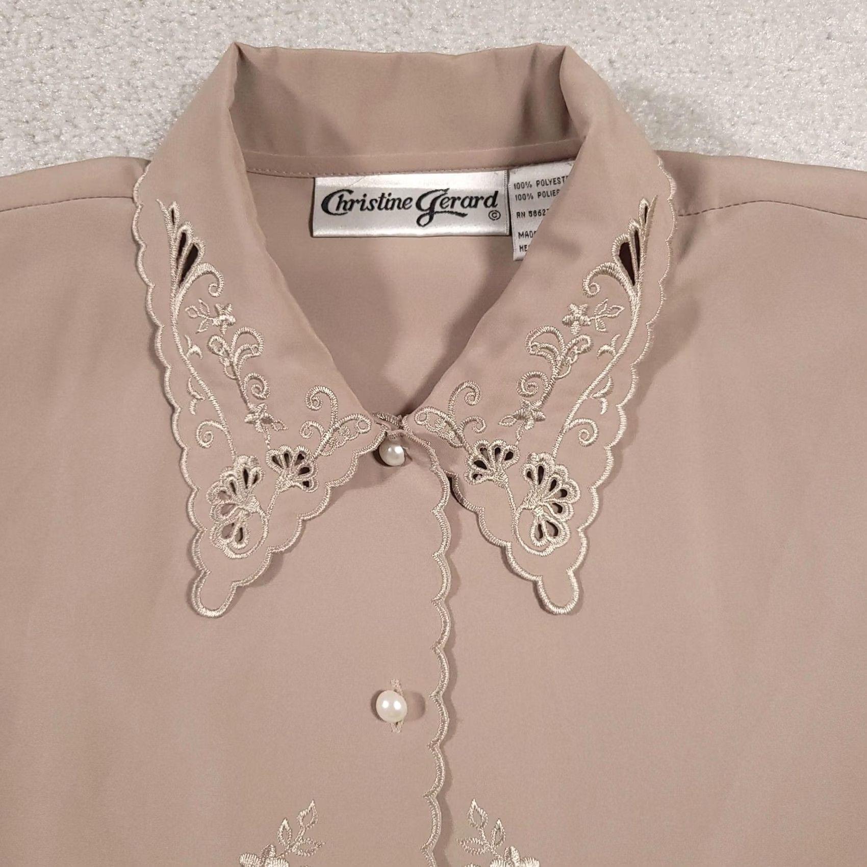 Vintage VINTAGE Christine Gerard Blouse Womens 10 Beige Embroidered Pearl Button Long Sleeve Vintage Style Blouse for Women Size L / US 10 / IT 46 - 3 Thumbnail