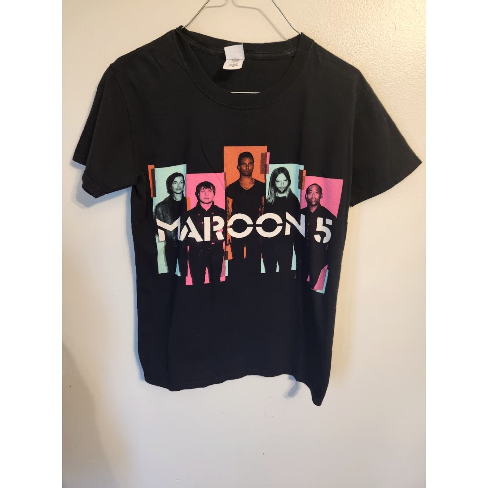 Gildan Maroon 5 T-Shirt European Tour 2014 Graphic Short Sleeve Black Gildan Shirt Mens Size S Size US S / EU 44-46 / 1 - 2 Thumbnail