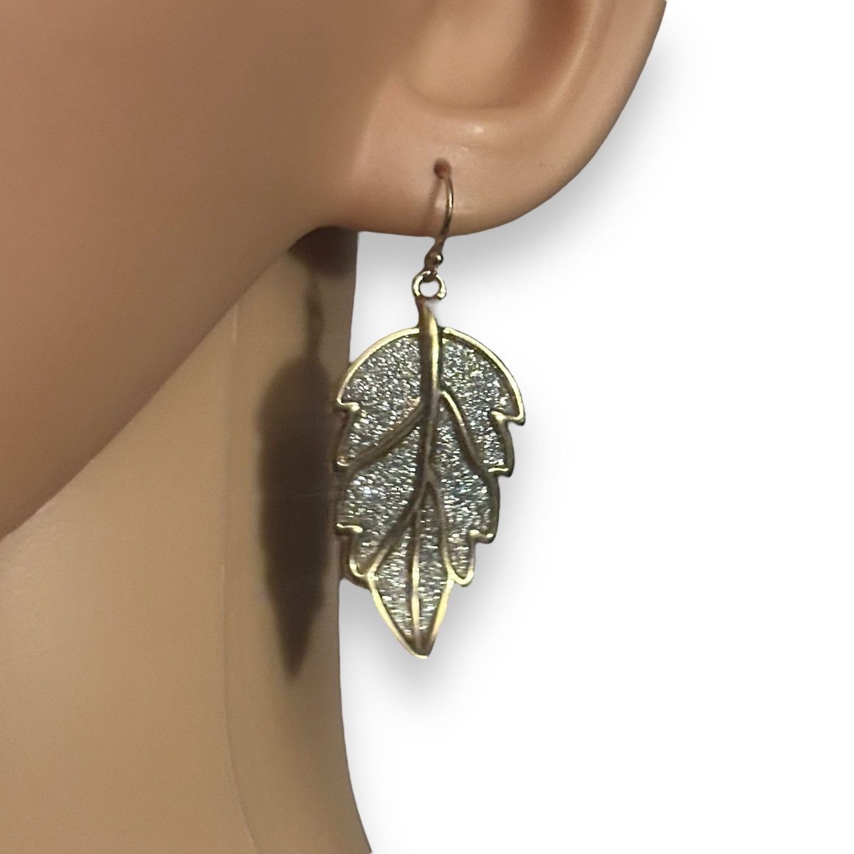 Other Shimmery gold tone leaf dangle earrings Size ONE SIZE - 4 Thumbnail