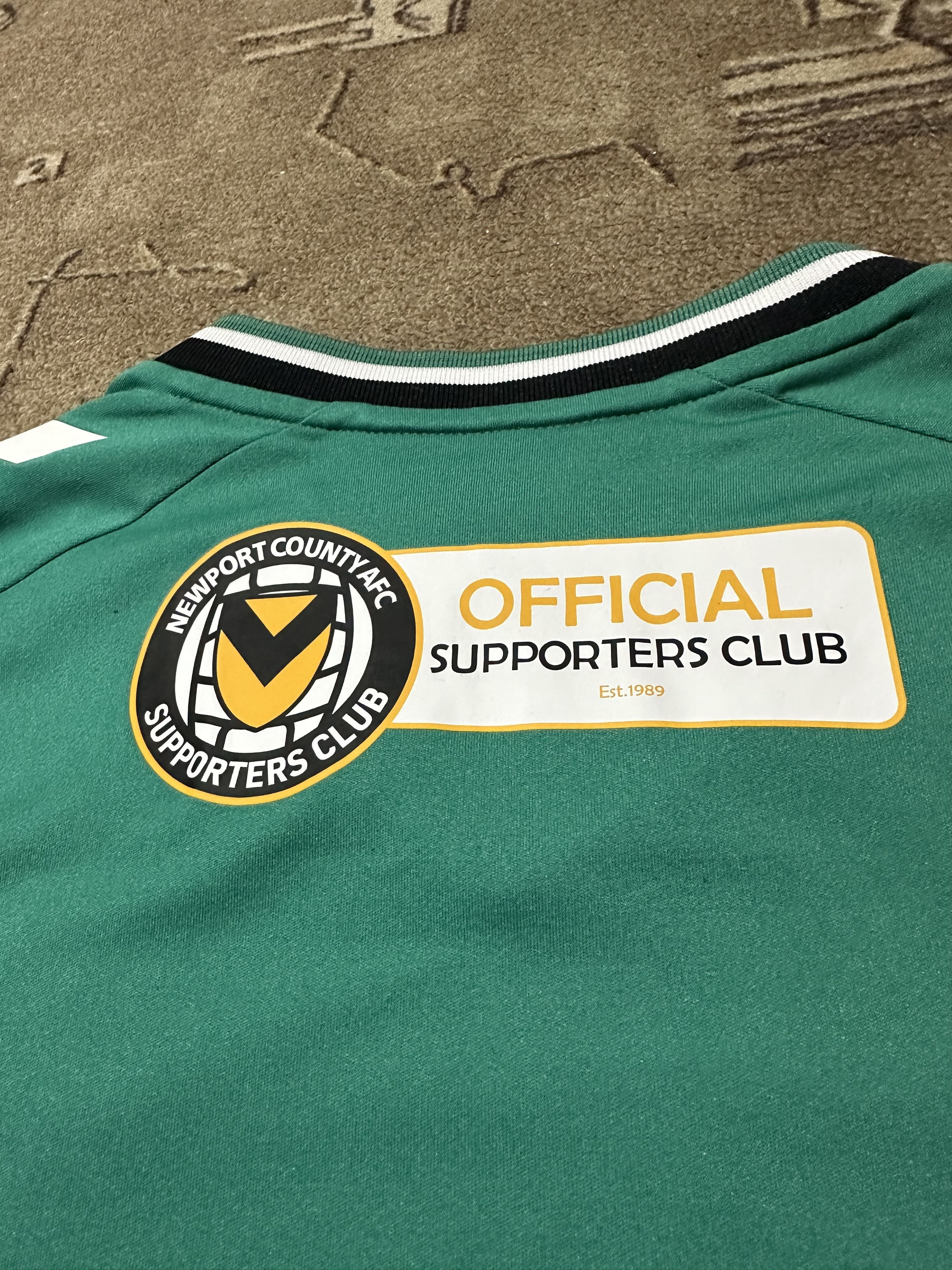 Hummel Football Jersey Men Newport County Size US L / EU 52-54 / 3 - 7 Thumbnail