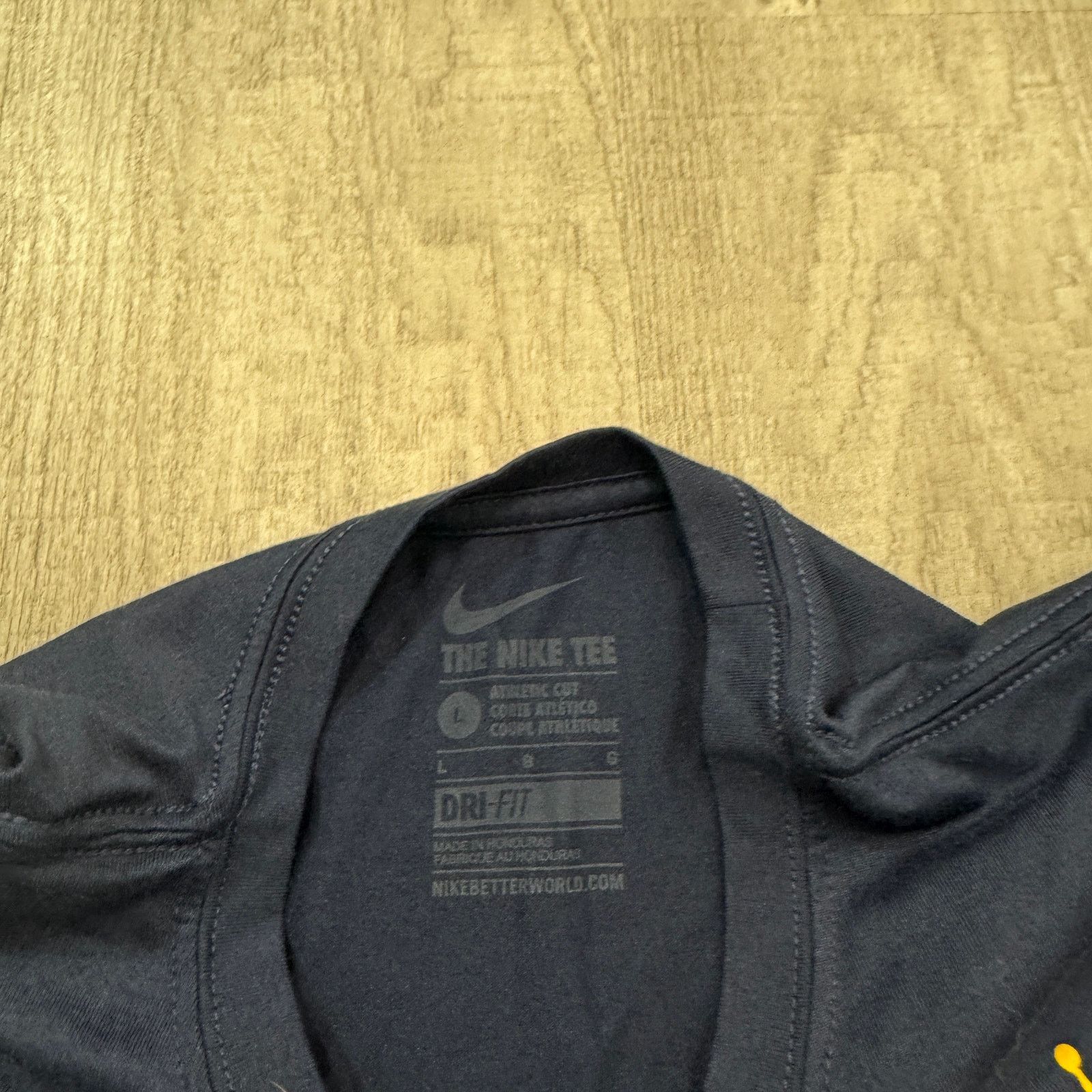 Jordan Brand Jordan Michigan Wolverines Shirt Men's Large Blue Yellow Size US L / EU 52-54 / 3 - 4 Thumbnail