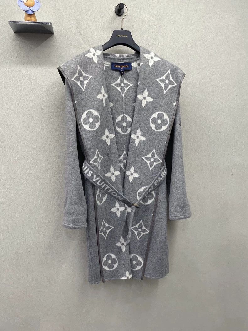 Louis Vuitton Louis Vuitton Logo Belt Reversible Hooded Wrap Coat 2504-Ne Size M / US 6-8 / IT 42-44 - 3 Thumbnail