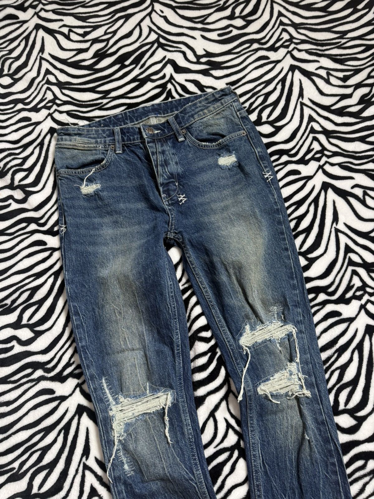 Ksubi Ksubi Royalty Heroism and the Streets Distressed Jeans SZ 31 Size US 31 - 2 Thumbnail
