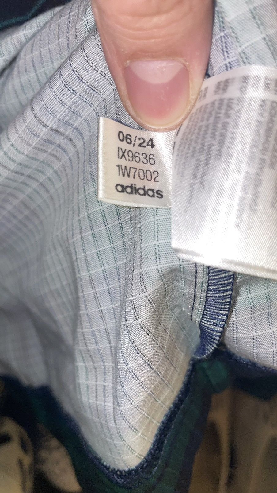 Adidas adidas Windbreaker in Night Indigo / Mineral Green Size US M / EU 48-50 / 2 - 8 Thumbnail