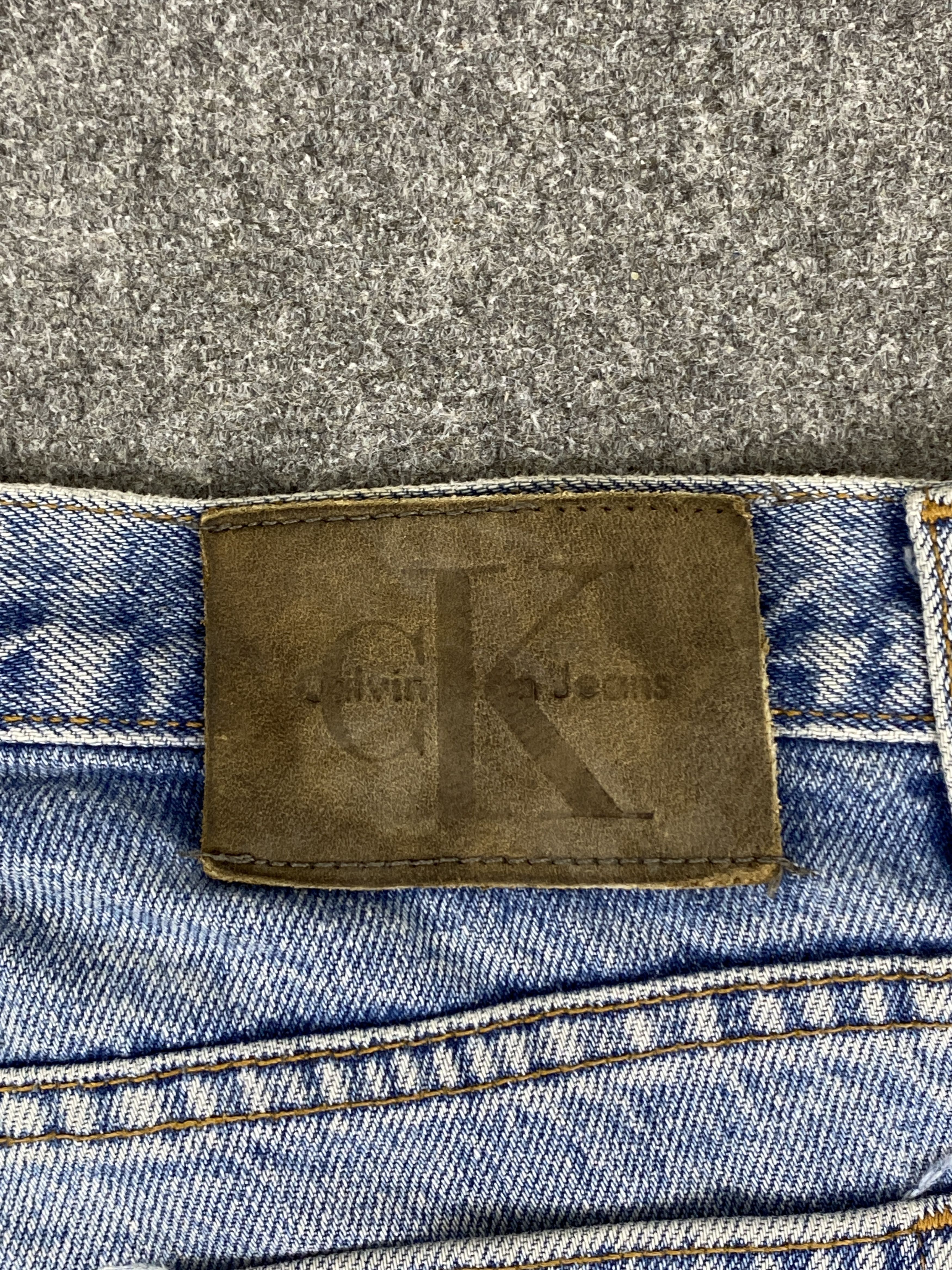 Calvin Klein Vintage Calvin Klein Made In USA Faded Blue Jeans 32x32 Size US 32 / EU 48 - 5 Thumbnail