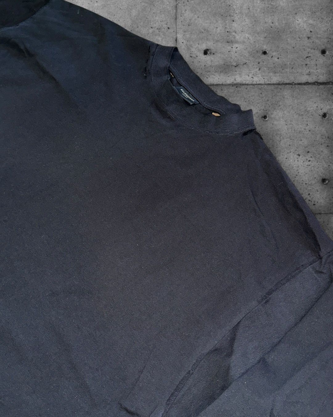 Balenciaga Balenciaga Security Tape Logo T-Shirt Oversized Size US L / EU 52-54 / 3 - 8 Thumbnail