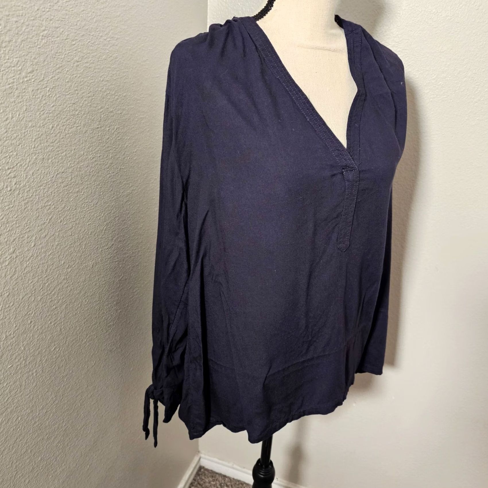 H&M H&M Blouse Tunic Long Sleeve V-Neck Tie Dark Blue Size 14 Women's Classic Regular Chambray Mod al Casual Spring Size XL / US 12-14 / IT 48-50 - 2 Thumbnail