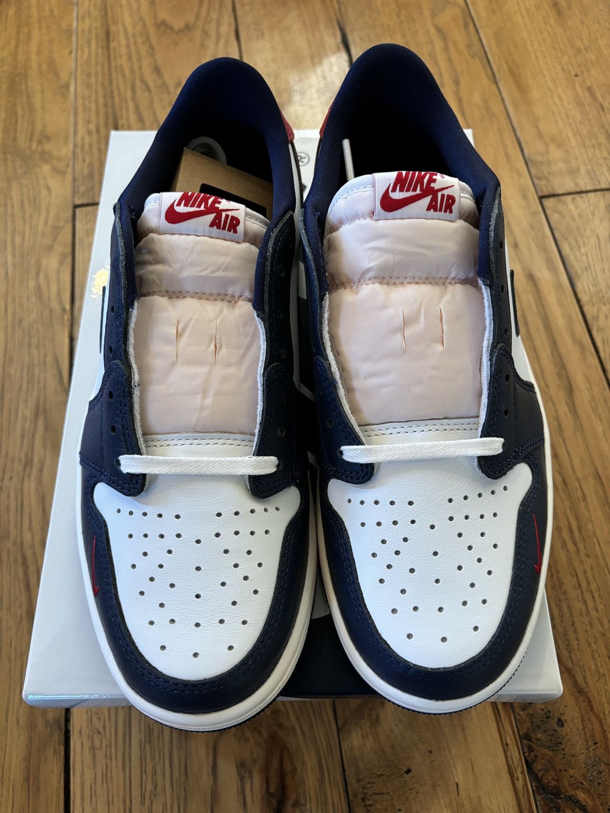 Jordan Brand × Nike Jordan 1 Low OG Howard University Size US 9 / EU 42 - 3 Thumbnail
