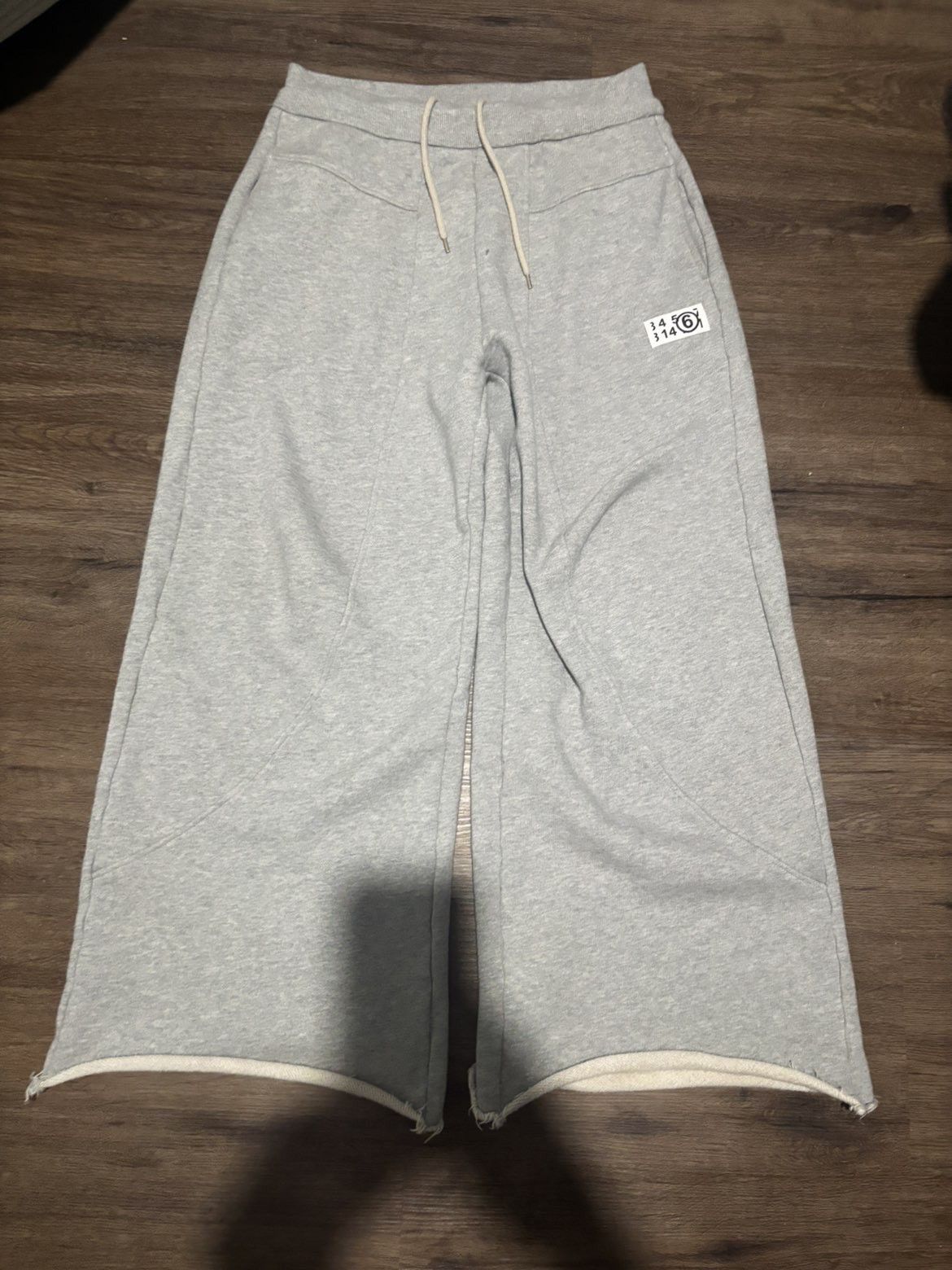 MM6 MM6 baggy sweatpants Size US 28 / EU 44 - 1 Thumbnail