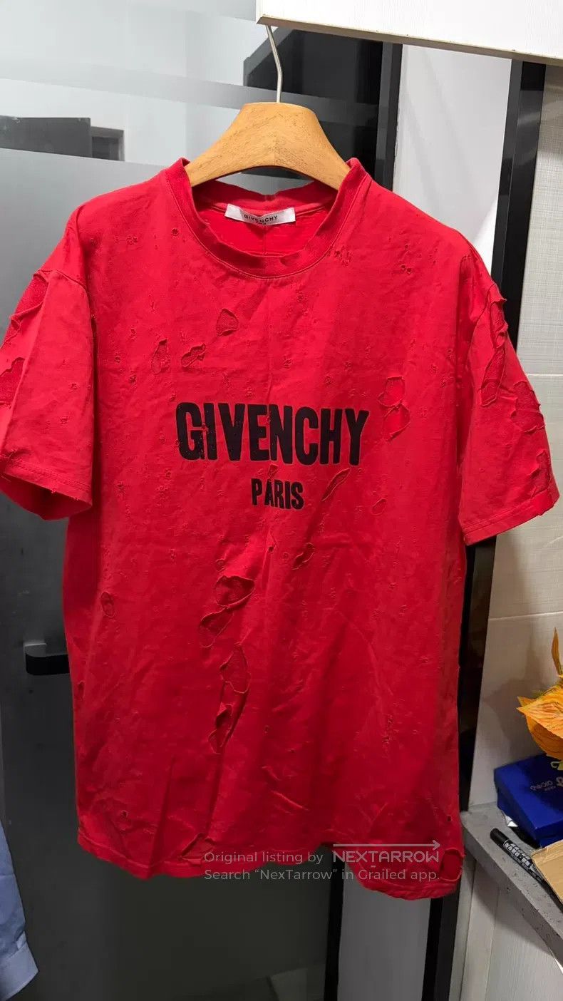 Givenchy Givenchy Red Big Ripped Short Sleeve T-Shirt Size US S / EU 44-46 / 1 - 1 Thumbnail
