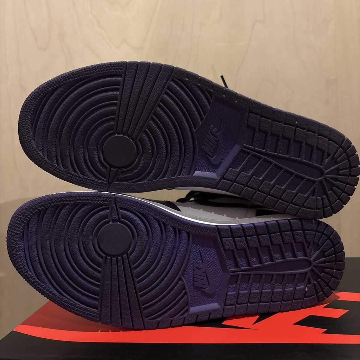 Jordan Brand Air Jordan 1 Court Purple 2.0 Size 10.5 Size US 10.5 / EU 43-44 - 5 Thumbnail
