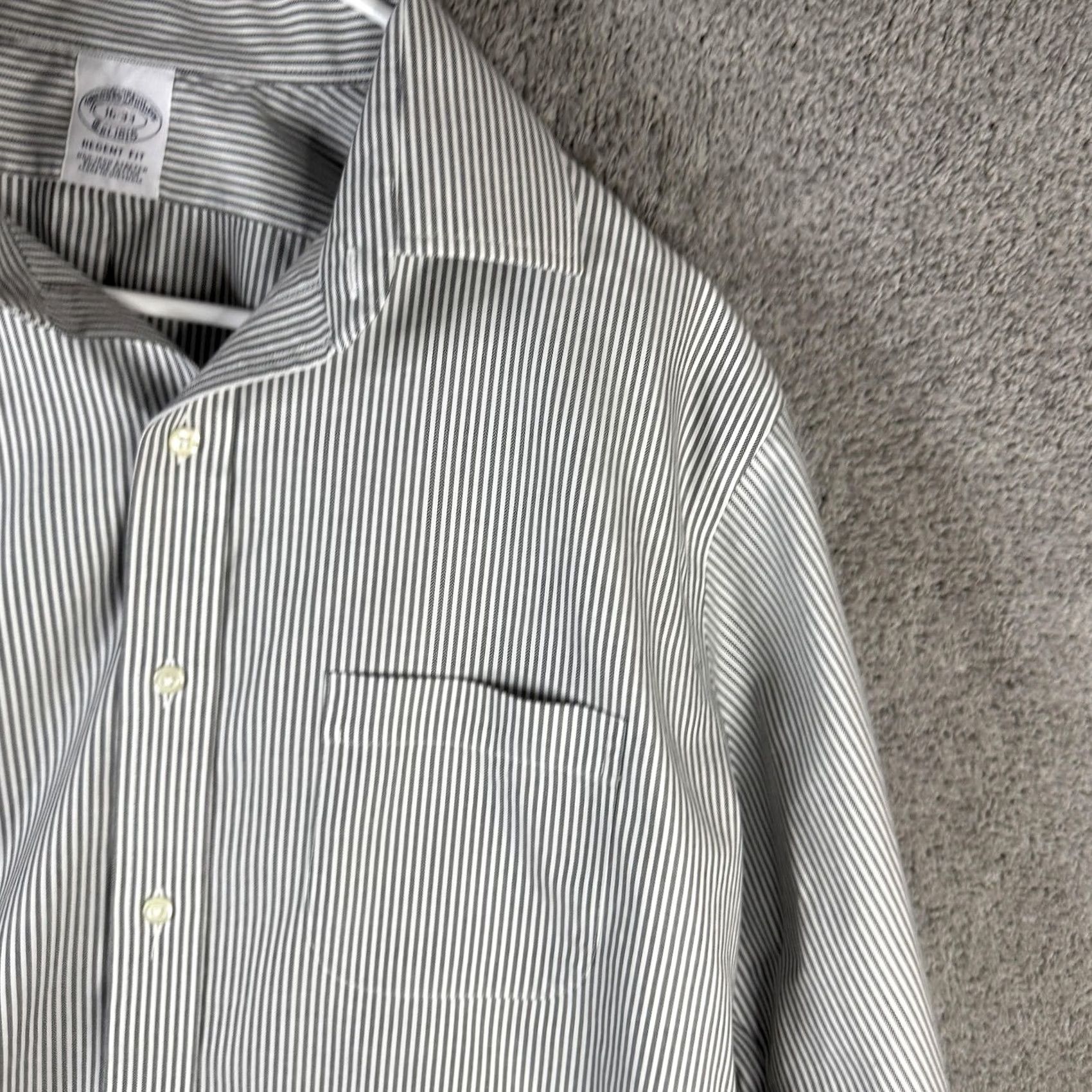 Brooks Brothers Brooks Brothers Shirt Mens 16 32/33 Gray Stripe Regent Non Iron Supima Cotton Dress Shirt Size US L / EU 52-54 / 3 - 4 Thumbnail