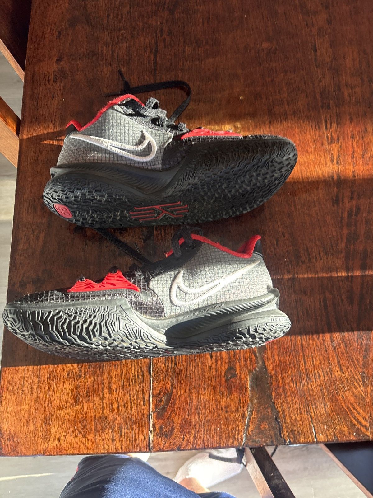Nike Kyrie 4 Bred New No Box 6.5 Size US 6.5 / EU 39-40 - 2 Thumbnail