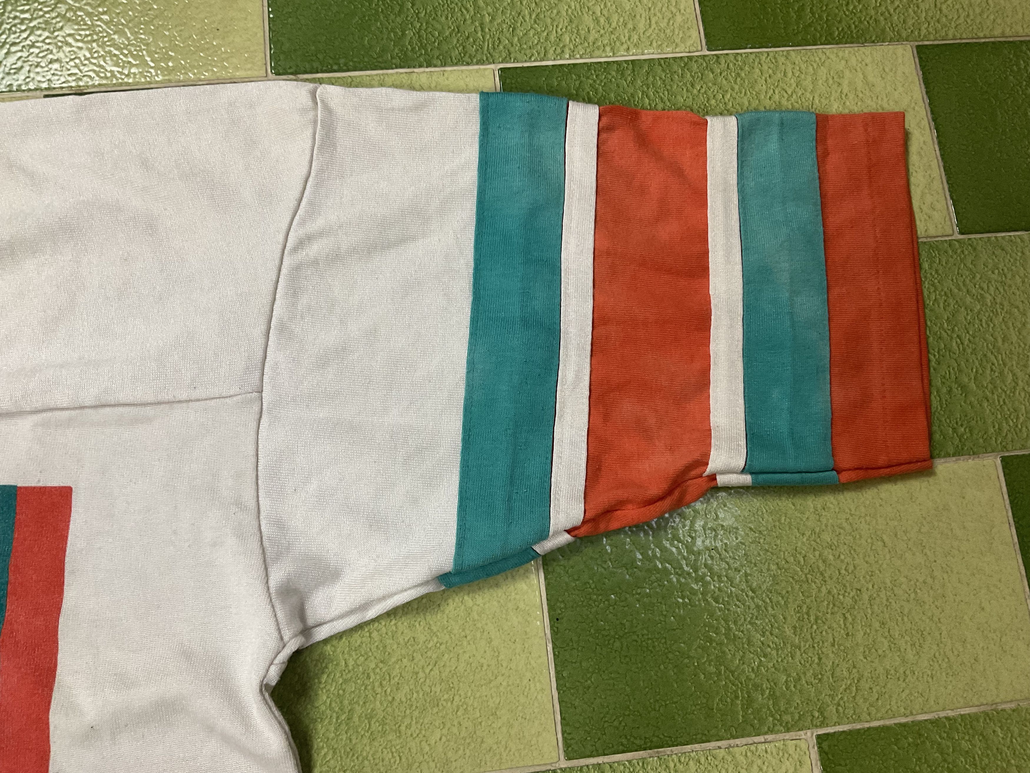 NFL Vintage 90s Miami Dolphins Raglan Tshirt V-Neck 3/4 Sleeve Size US M / EU 48-50 / 2 - 4 Thumbnail