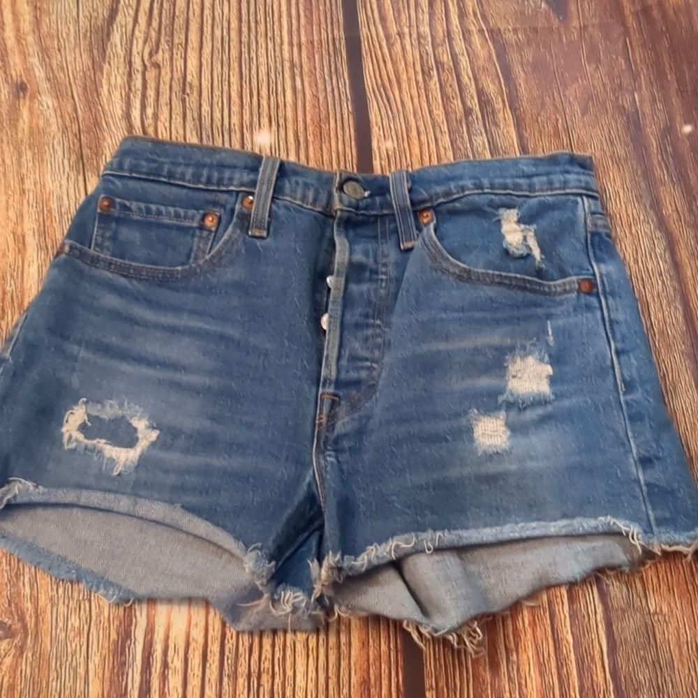 Levi's Levis premium 501 button fly distressed shorts size 26 Size 26" / US 2 / IT 38 - 1 Thumbnail
