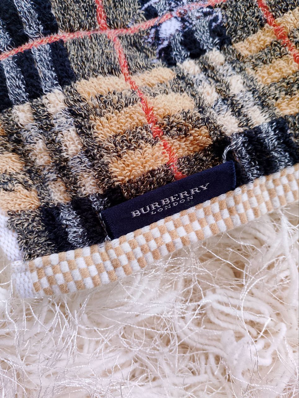 Burberry Vintage BURBERRY London Gold Nova Checkered Hand Face Towel Size ONE SIZE - 5 Thumbnail