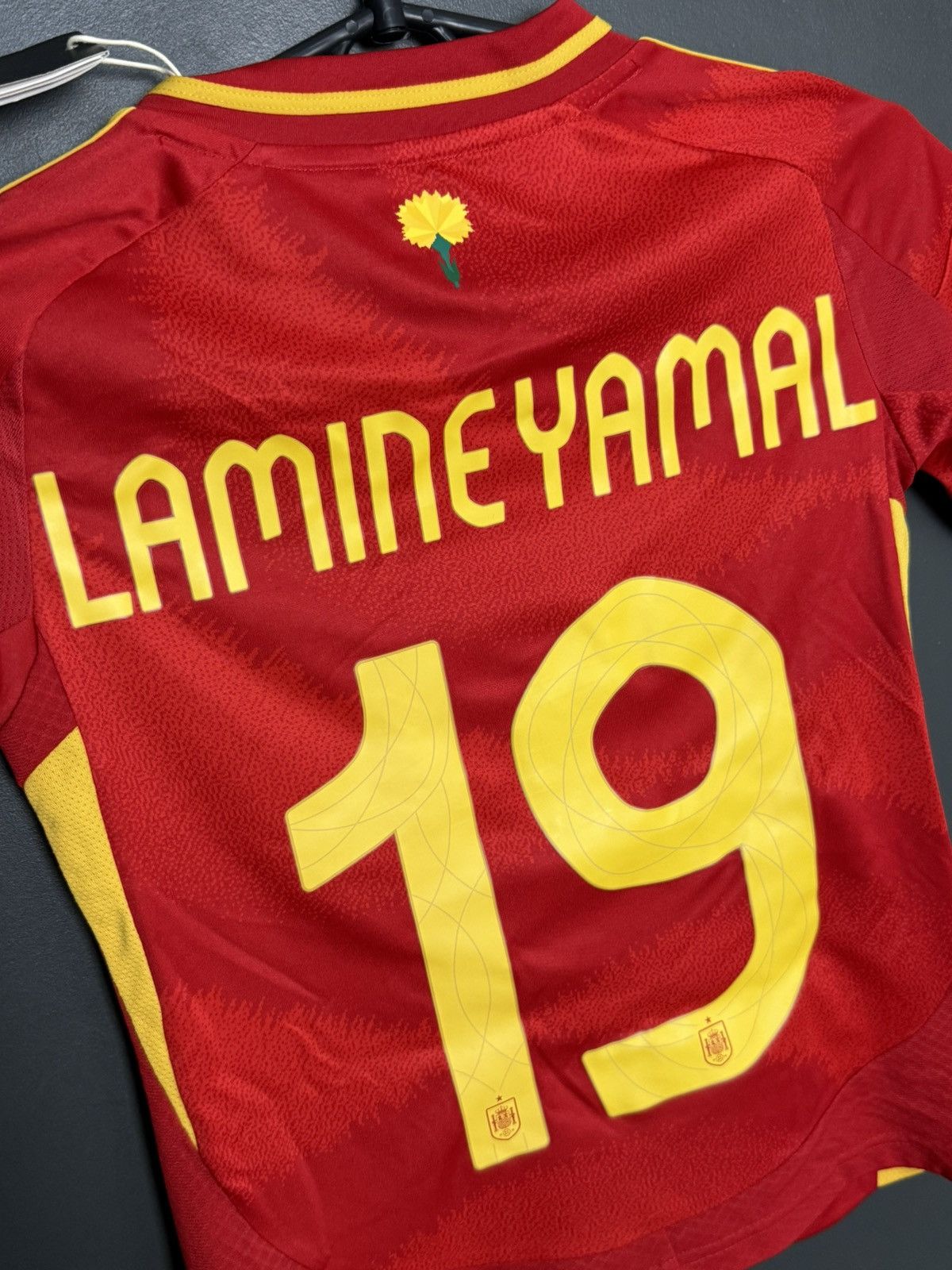 Adidas KIDS New Spain 24/25 Home Lamine Yamal Football Jersey Size US XS / EU 42 / 0 - 3 Thumbnail