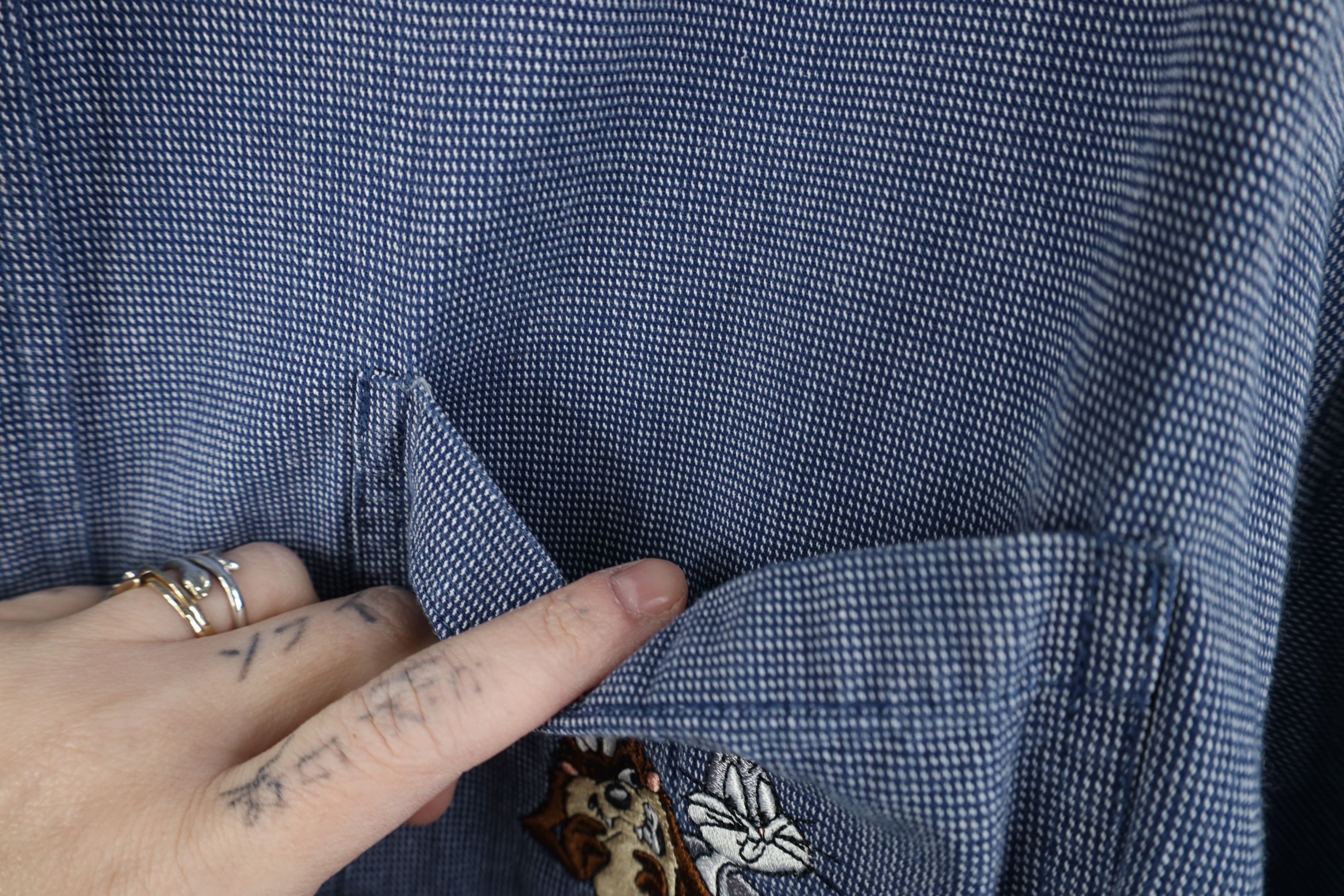 Vintage Vintage 90s Looney Tunes Bugs Bunny Taz Button Shirt Size US XL / EU 56 / 4 - 5 Thumbnail